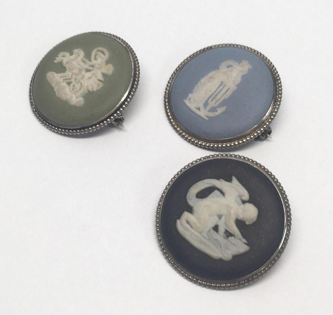 Lot of 3 Wedgwood Silver Cameo Jasperware Pins In Good Condition In Washington Depot, CT
