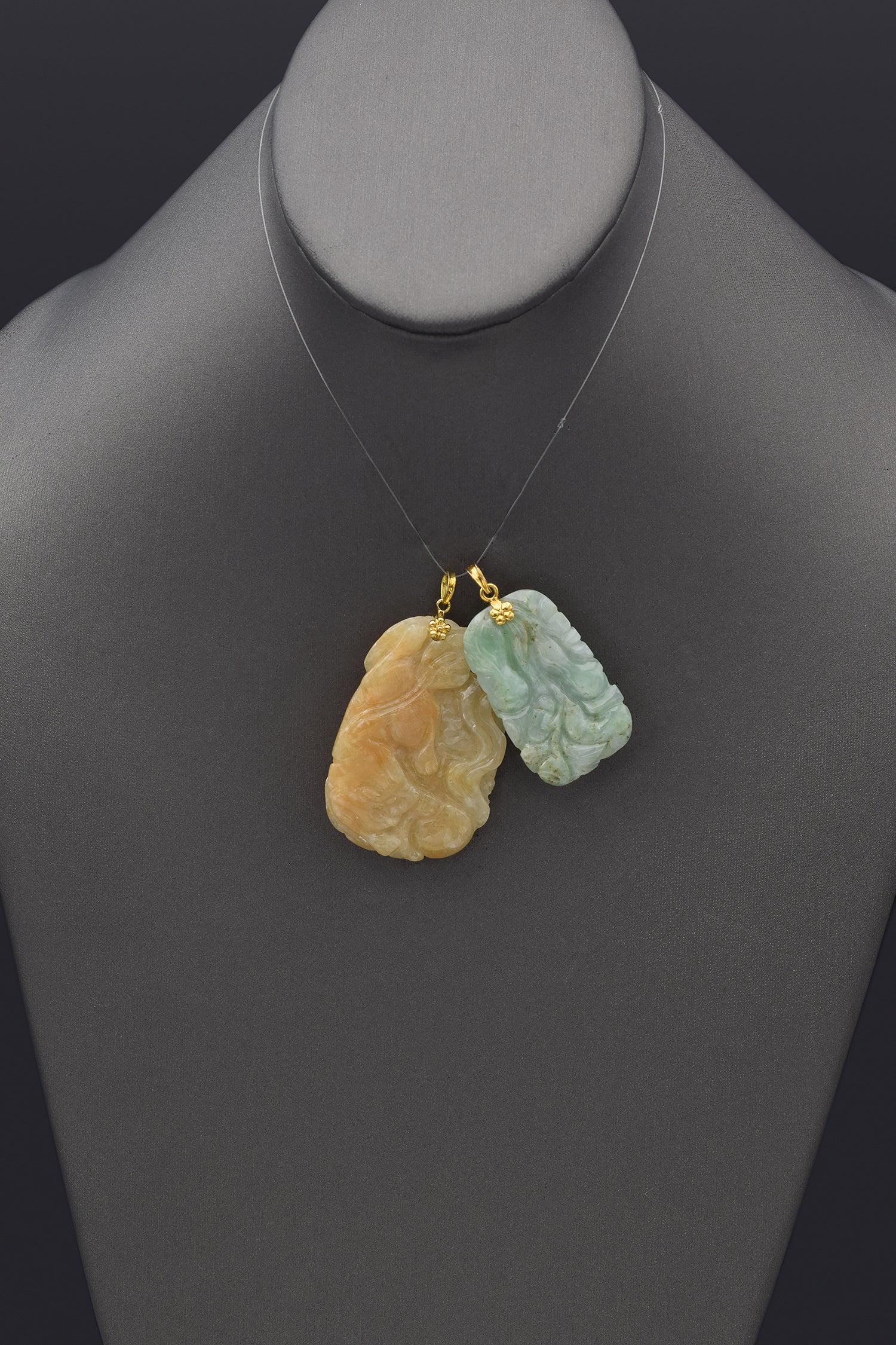 Women's Lot of 4 Vintage 14K Yellow Gold Green & Red Jade Carved Floral Fruit Pendants For Sale