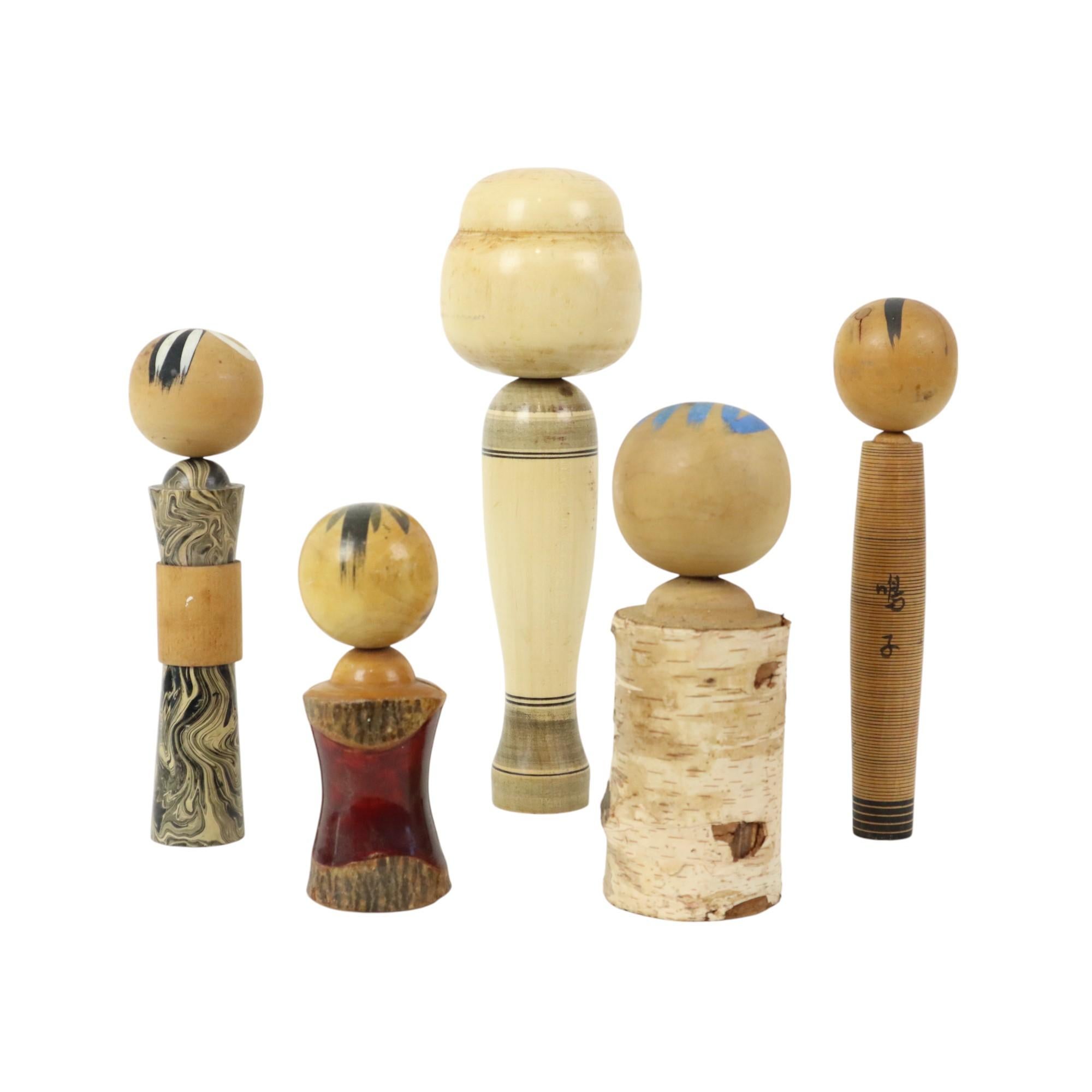 Lotto di 5 bambole kokeshi d'epoca Giappone Wood Showa in vendita 3