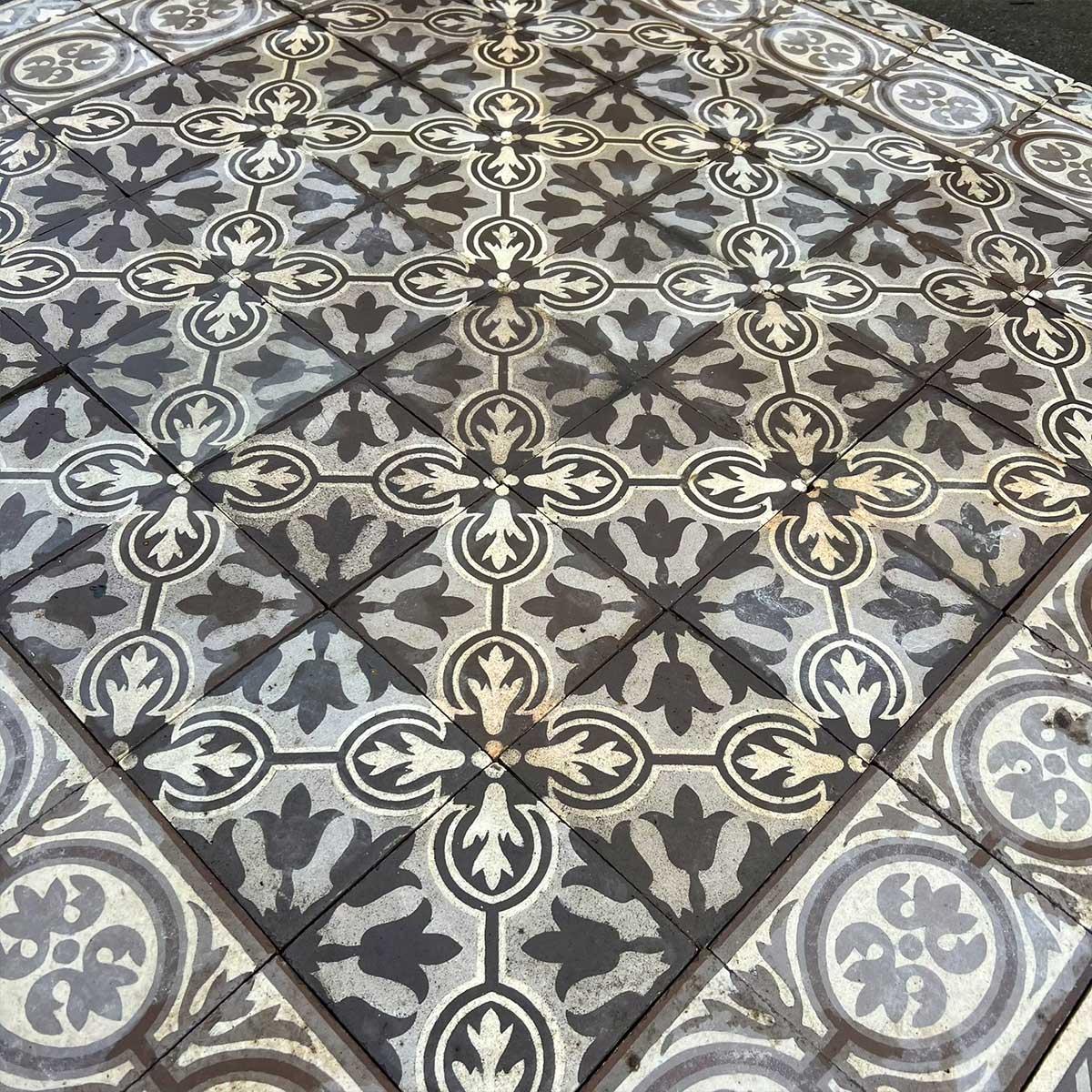 Lot of 500 m² of Antique Cement Tiles – Late 19th Century For Sale 3