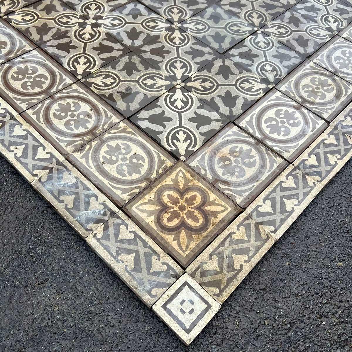 Lot of 500 m² of Antique Cement Tiles – Late 19th Century For Sale 4