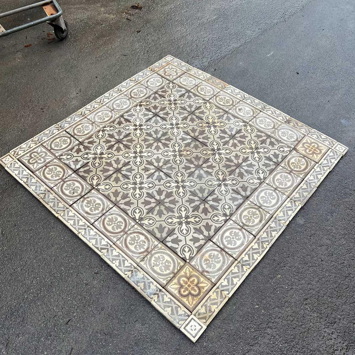Lot of 500 m² of Antique Cement Tiles – Late 19th Century For Sale 5