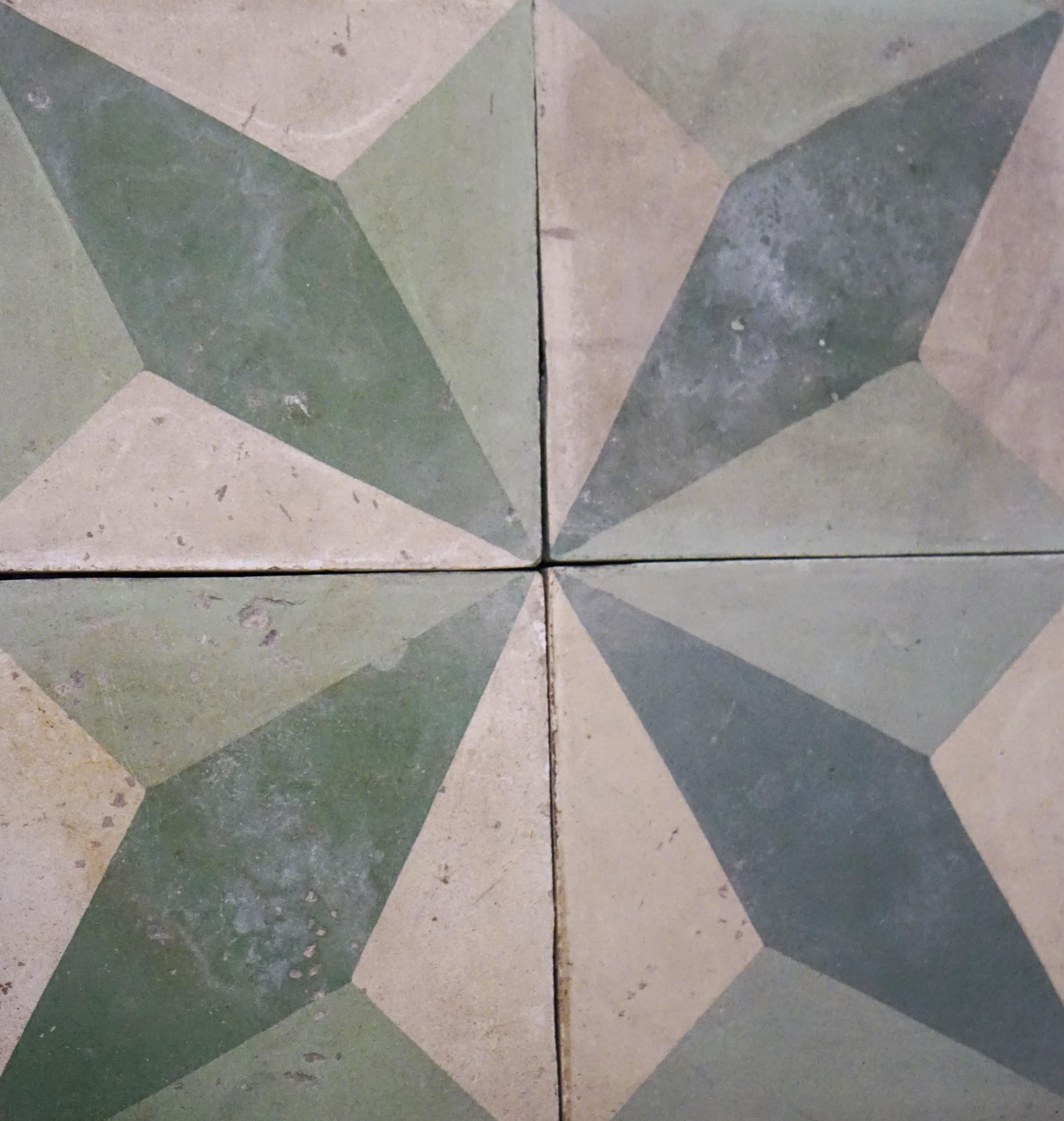 Reclaimed French Tiles In Good Condition In Dallas, TX