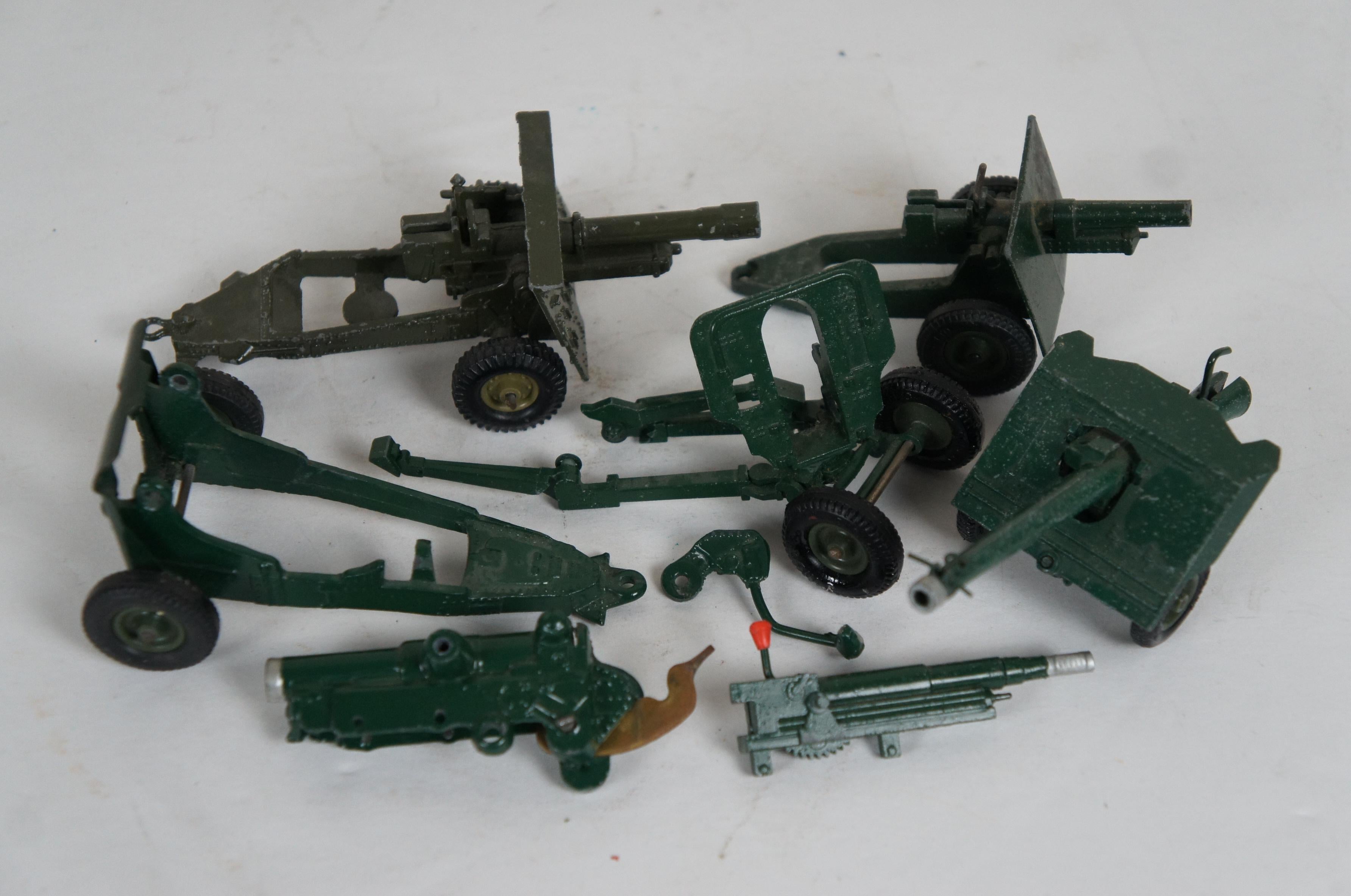 Lot of 62 Britains Vietnam War Spielzeug Soldaten Land Rover Jeep Artillery Boat (20. Jahrhundert) im Angebot