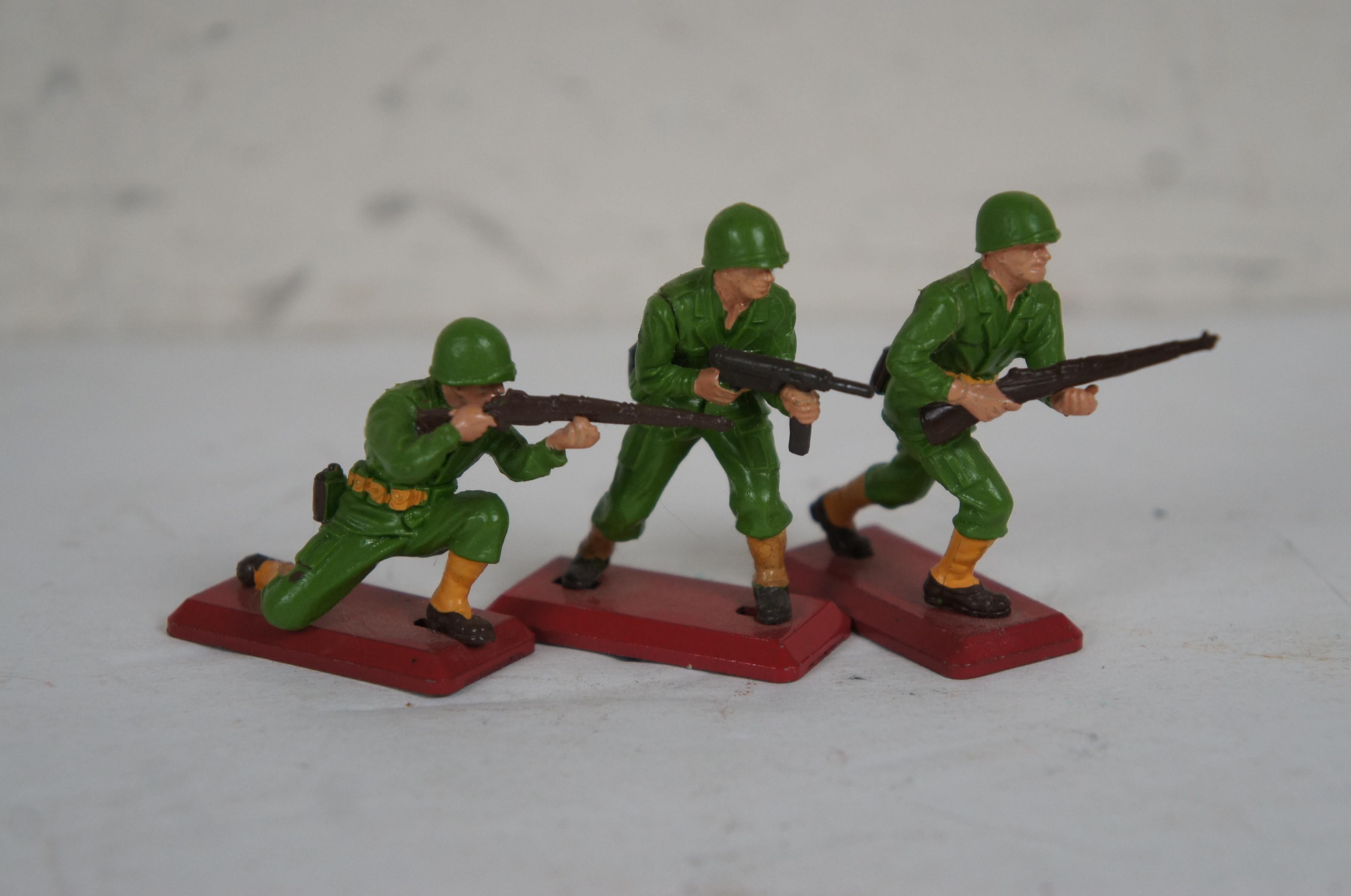 Lot of 62 Britains Vietnam War Spielzeug Soldaten Land Rover Jeep Artillery Boat (Metall) im Angebot