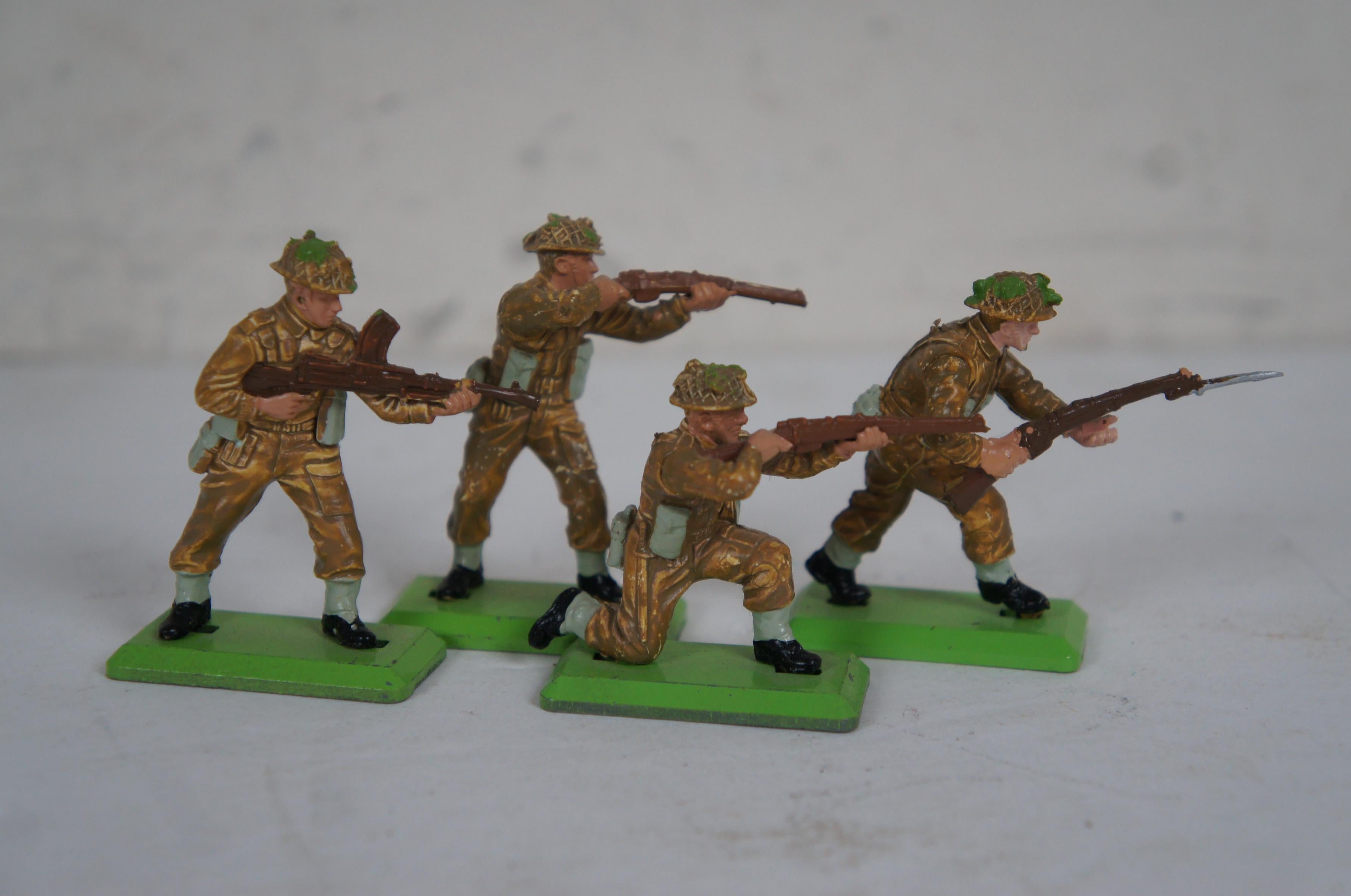 Lot of 62 Britains Vietnam War Spielzeug Soldaten Land Rover Jeep Artillery Boat im Angebot 1