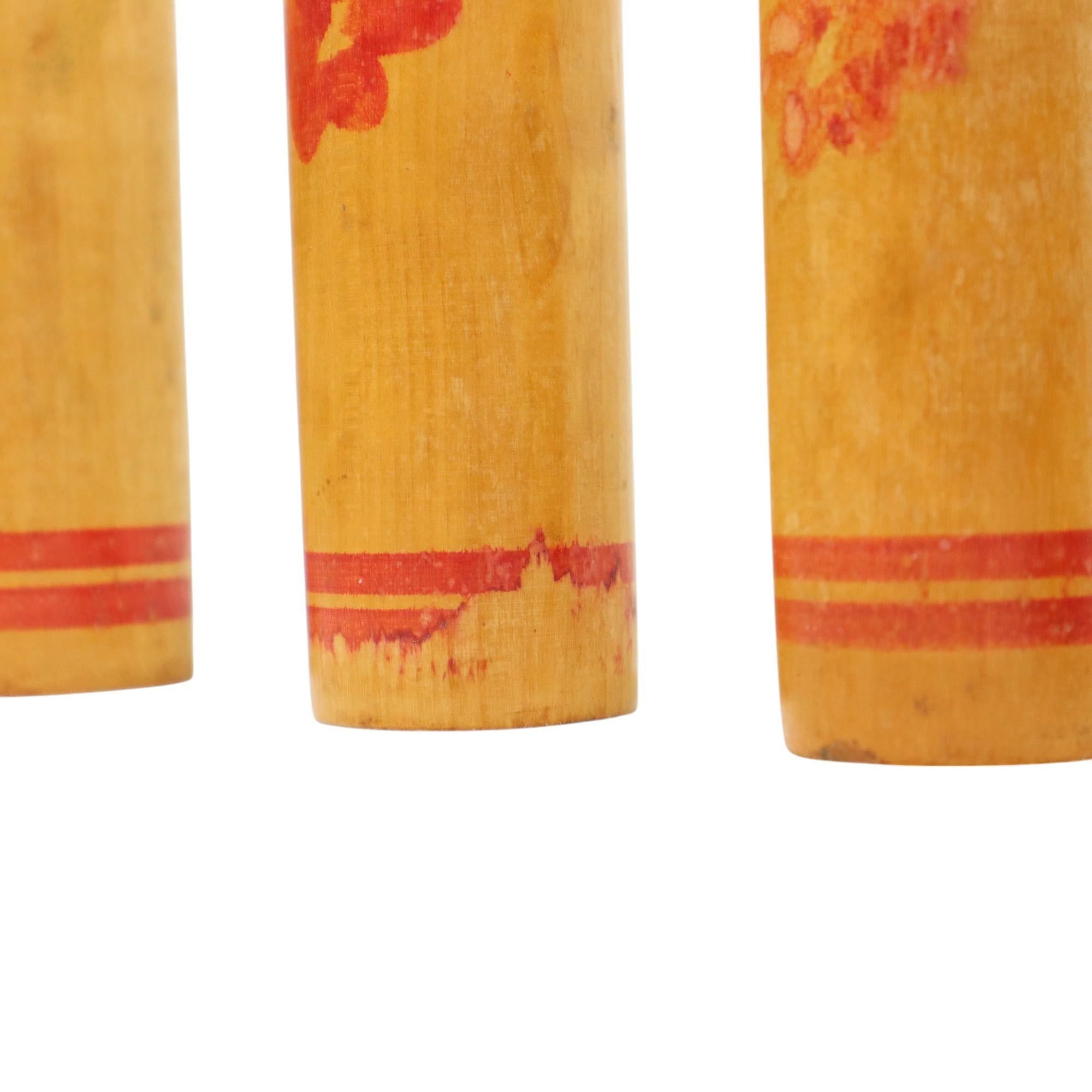 Lot de 7 poupées Kokeshi Tomio Sato en bois peint à la main Japon en vente 3
