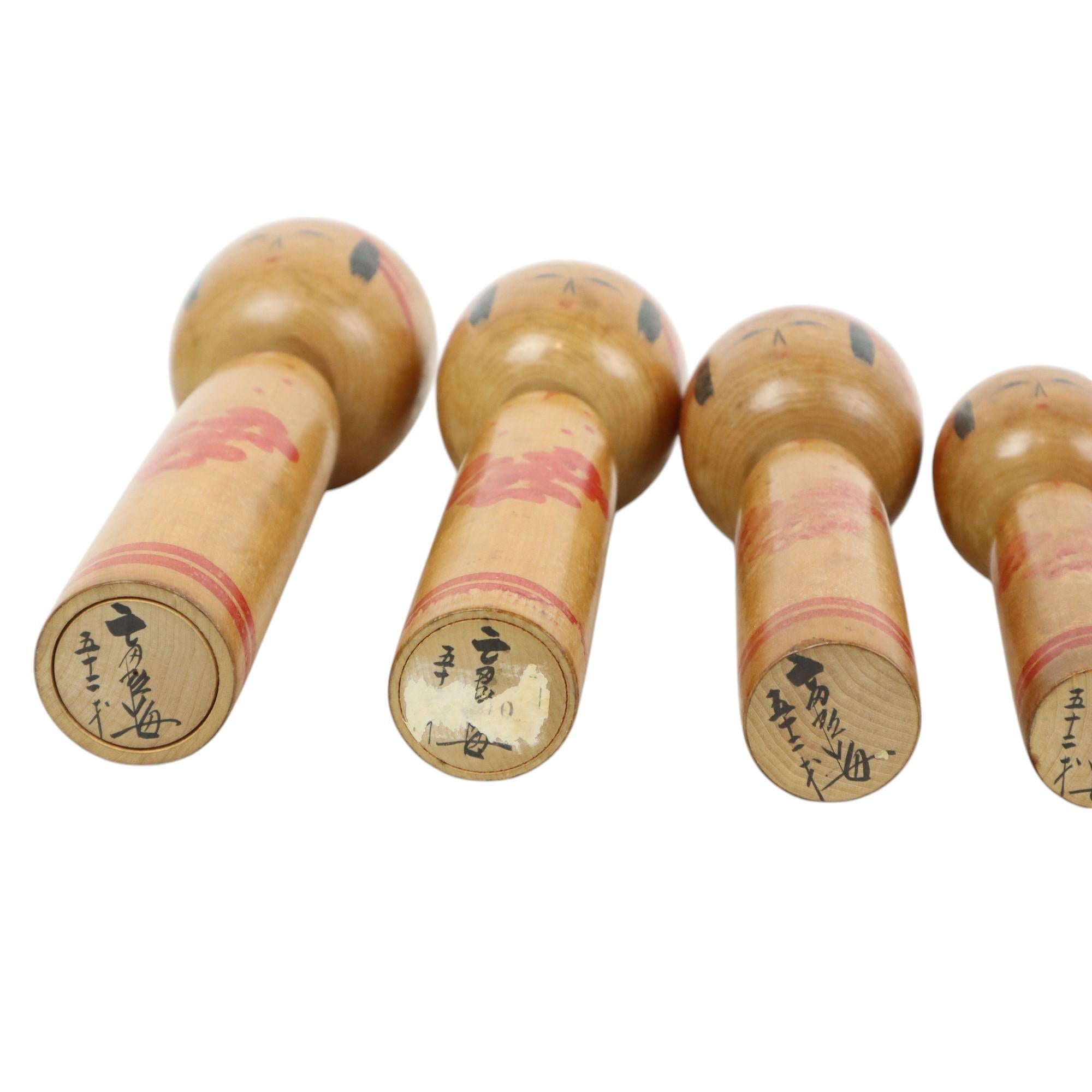 Lot de 7 poupées Kokeshi Tomio Sato en bois peint à la main Japon en vente 5