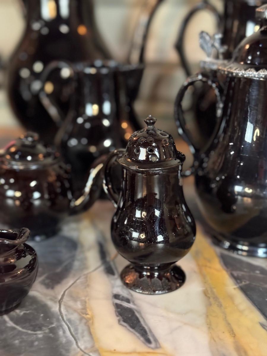 Lote de tierra negra de Namur, siglo XVIII Luis XV en venta