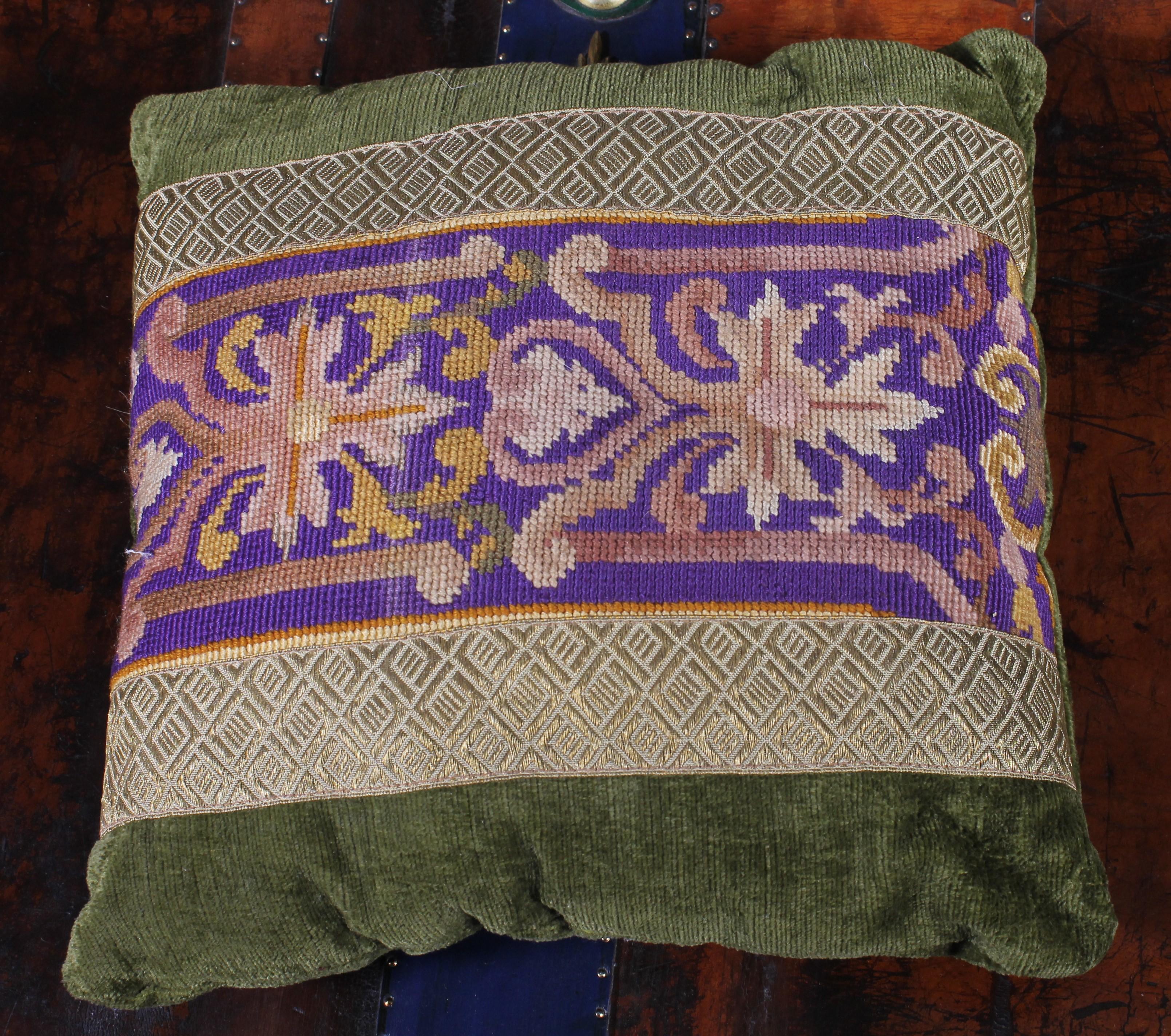 Lot of Cushions in Tapestry and Velvet from 17 ° to 19 ° Century For Sale 1