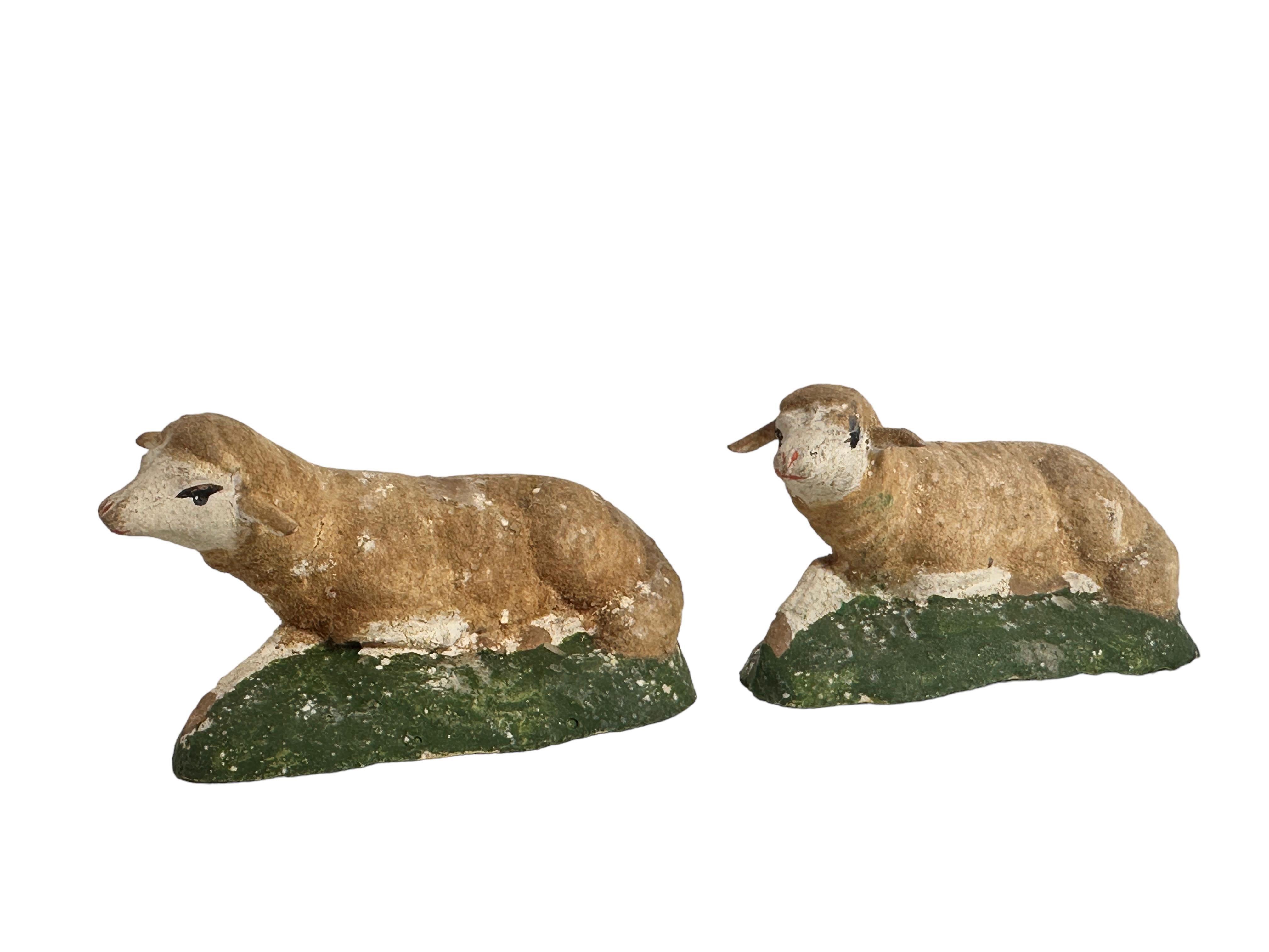 Lot of Five Sheep Nativity Putz Spielzeug Antikes deutsches Erzgebirge Weihnachts 1880er Jahre im Angebot 3
