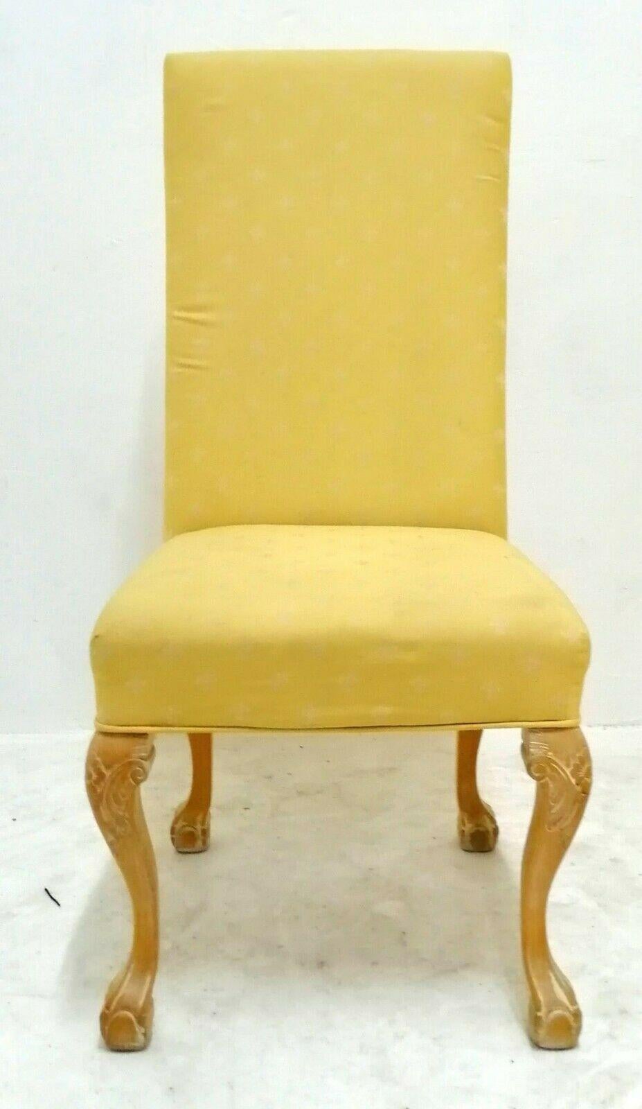 Fin du 20e siècle Lot de quatre chaises classiques en bois sculpté et décapé, 19070s en vente