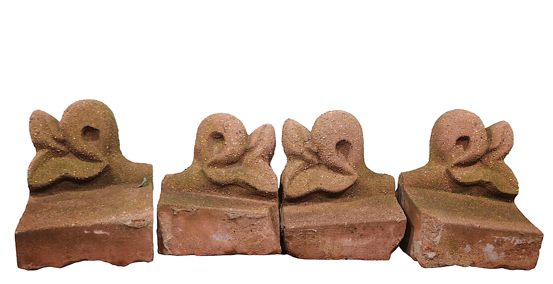 Lote de Cuatro Decorativos  Fragmentos de edificios de arenisca Adornos de jardín 1880/1920 Movimiento estético en venta