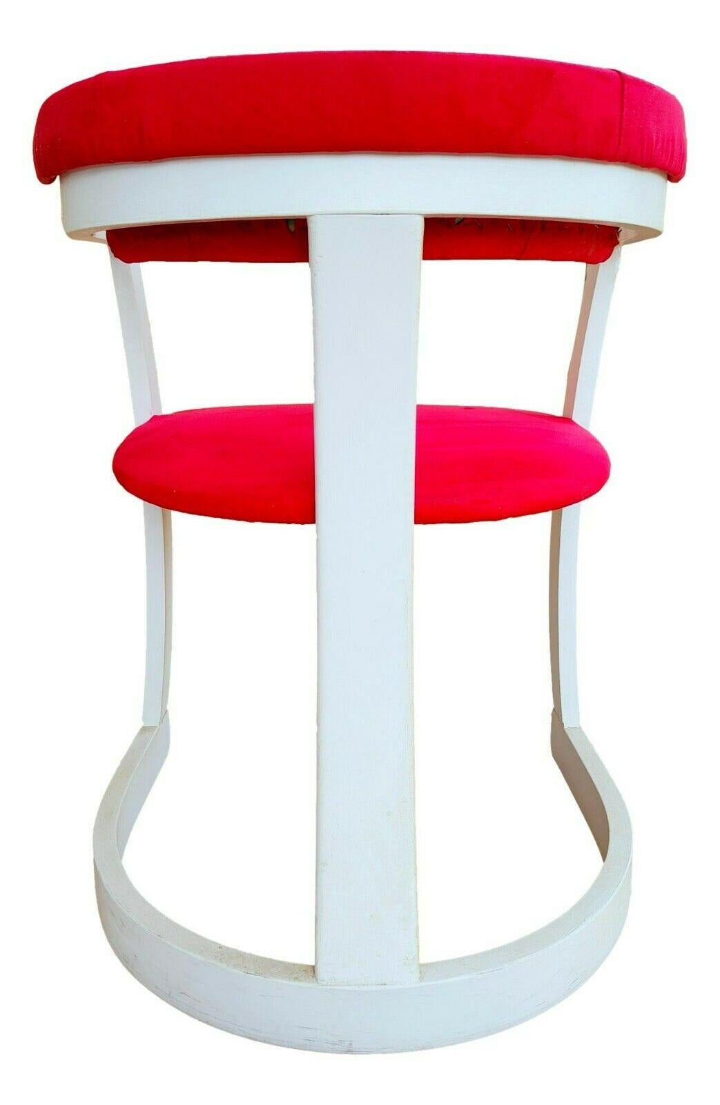 lot de quatre chaises design, originales des années 70, en bois dans le style de Willy Rizzo

ils mesurent 73 cm de hauteur, 55 cm de largeur, 50 cm de profondeur et 43 cm de hauteur du siège par rapport au sol

En très bon état, comme le