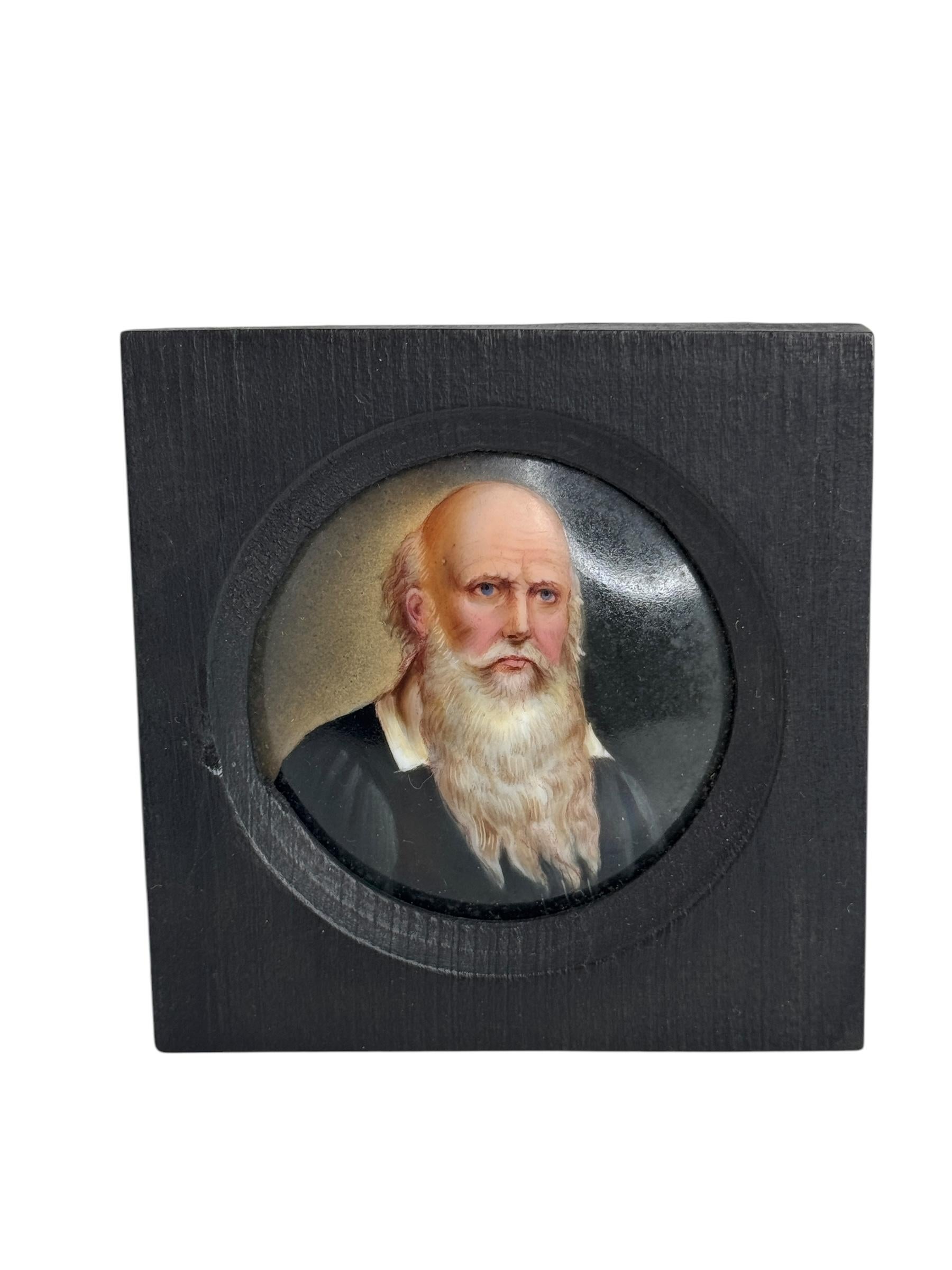 Lot de neuf portraits miniatures victoriens peints sur plaque de porcelaine allemande 1860 en vente 6