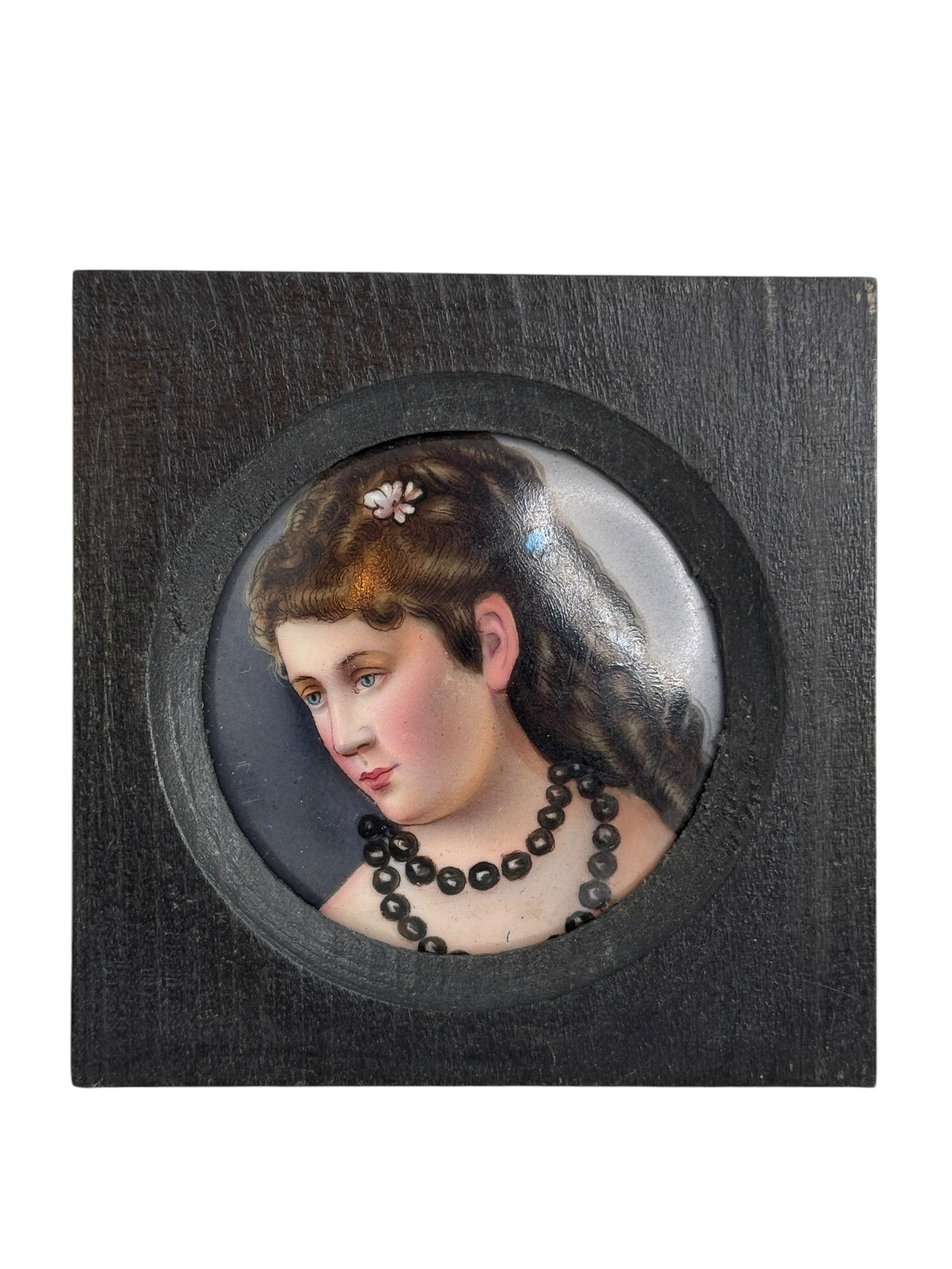 Allemand Lot de neuf portraits miniatures victoriens peints sur plaque de porcelaine allemande 1860 en vente