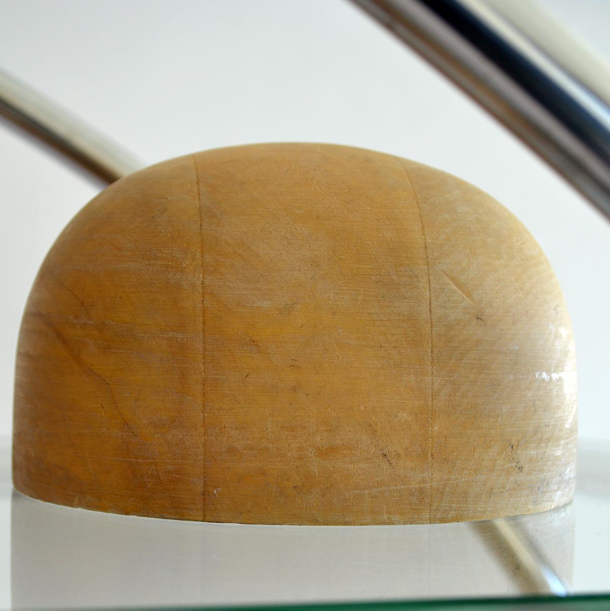 20ième siècle Lot de seize blocs de chapeau de modiste en bois du milieu du siècle, États-Unis, 20e siècle en vente