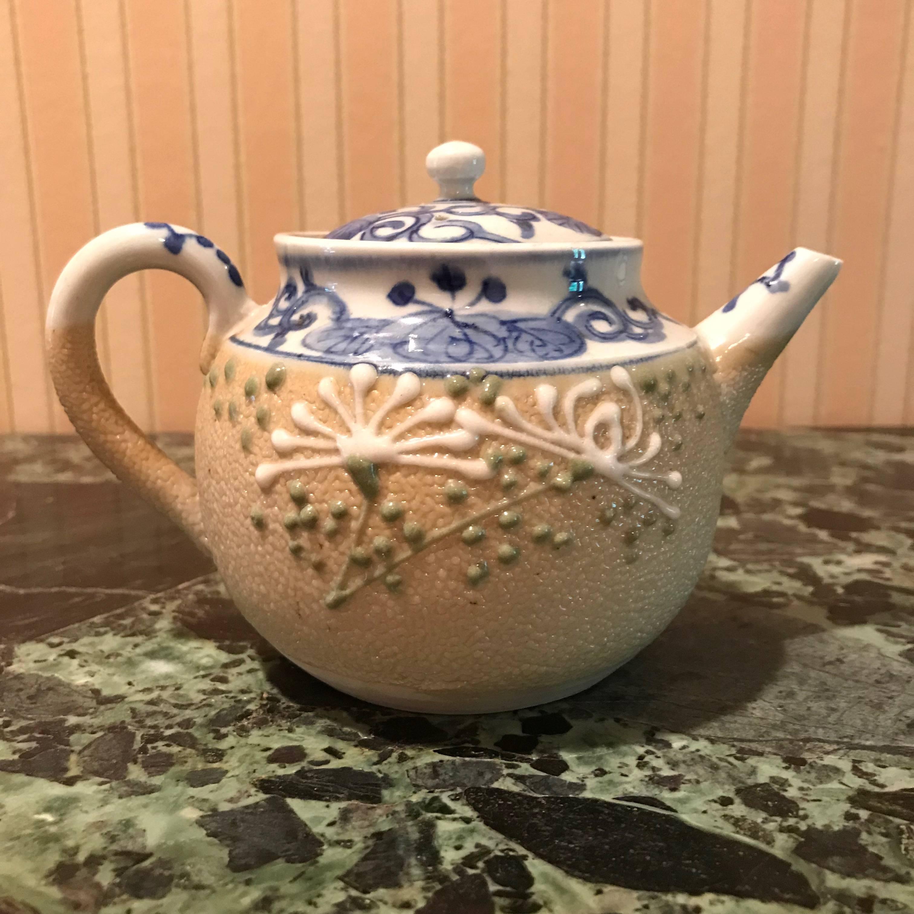 Lot of Three 19th Century English Teapot For Sale 3