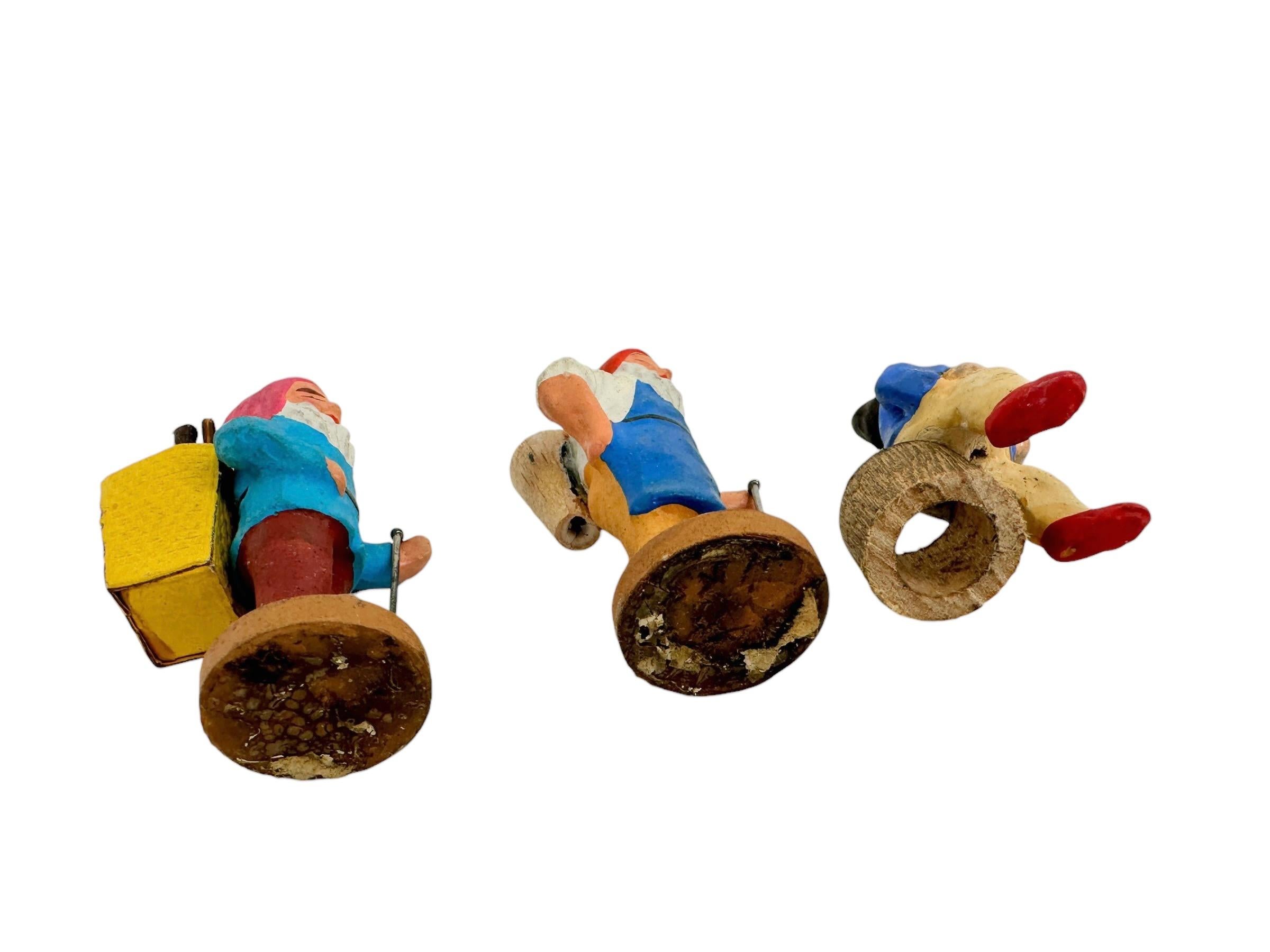 Lot of Three Putz Toy Gnomes Antique German Erzgebirge Christmas 1920s In Good Condition For Sale In Nuernberg, DE