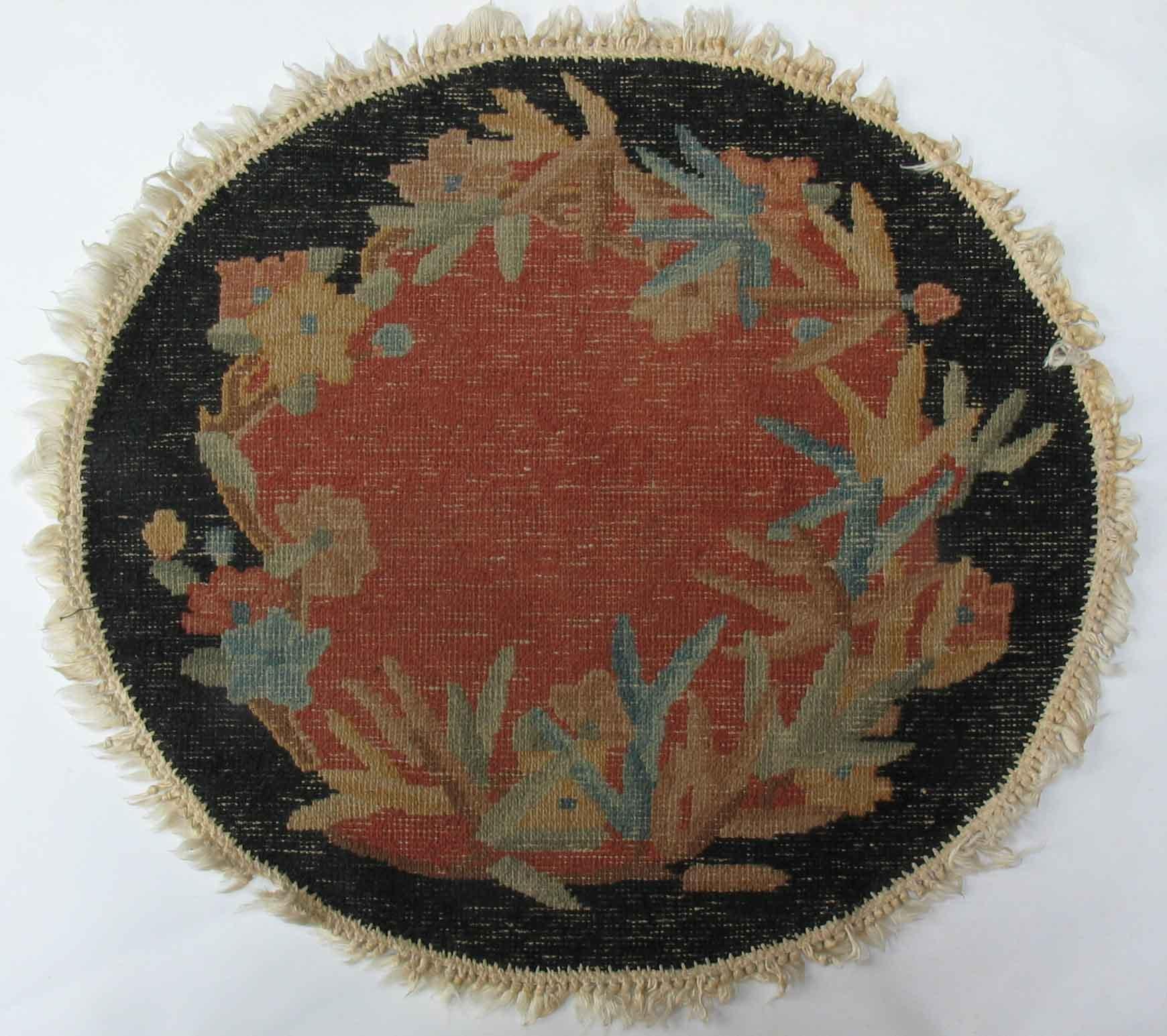 Lot von zwei handgeknüpften chinesischen Art Deco Runde Teppiche Circa 1920's (Handgeknüpft) im Angebot