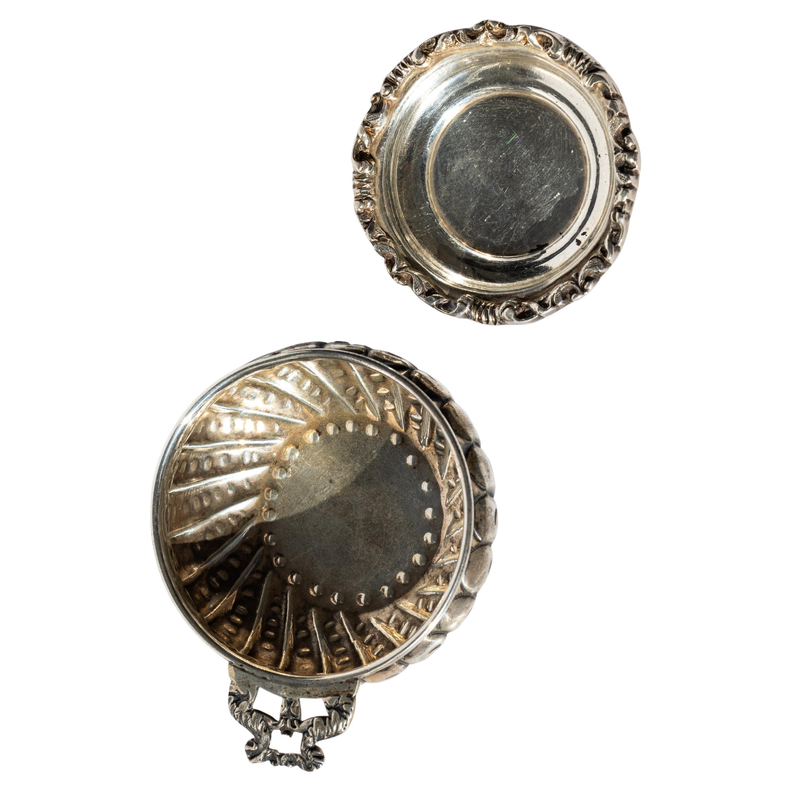Lot of Two Silver Pieces: Marked Silver Cup and Sterling Silver Caviar Dish In Good Condition For Sale In New York, NY