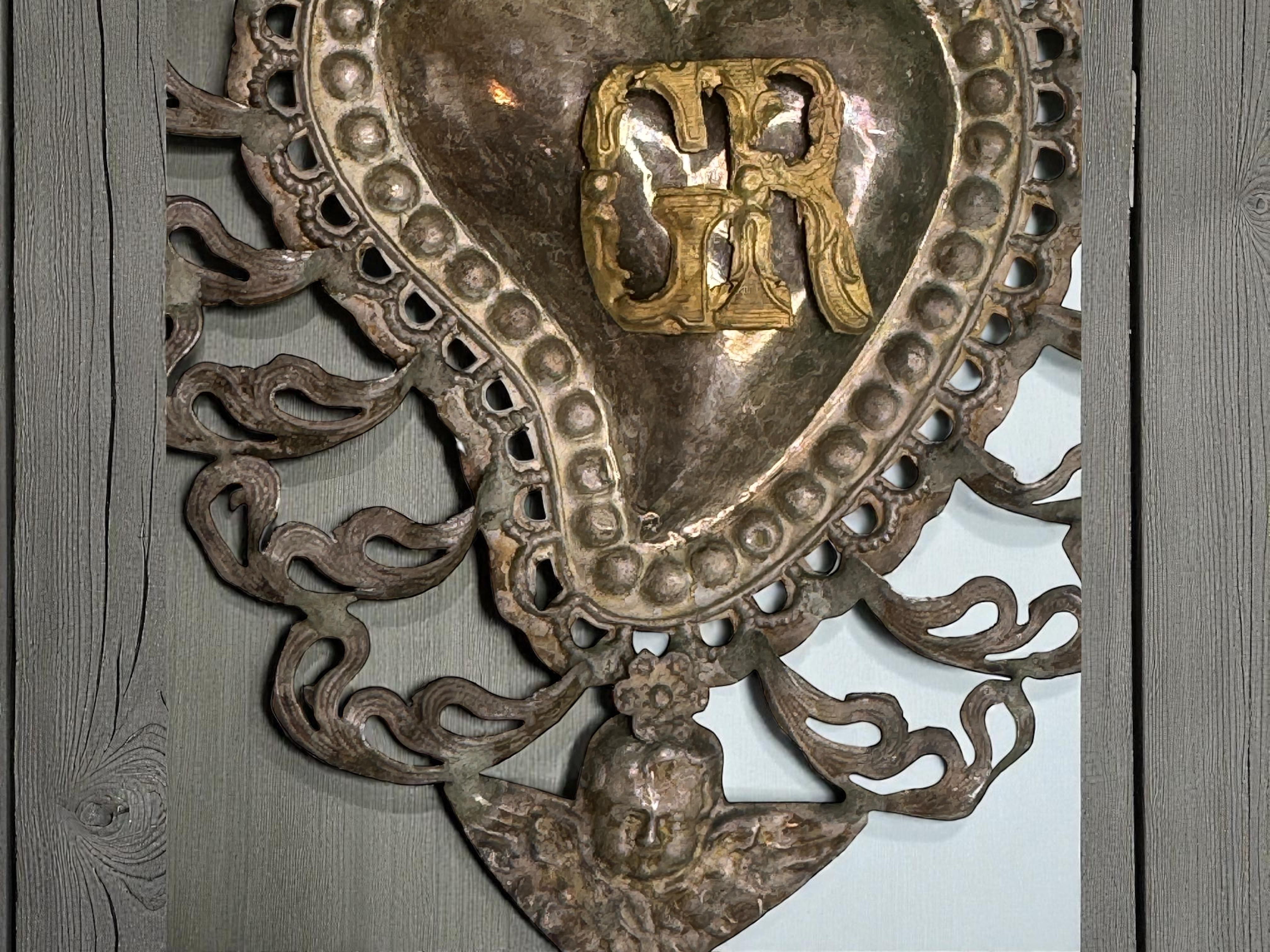 Lote de dos Ex Voto de Plata del Sagrado Corazón con Ángel Querubín, Antiguo Europeo 1900s en venta 8