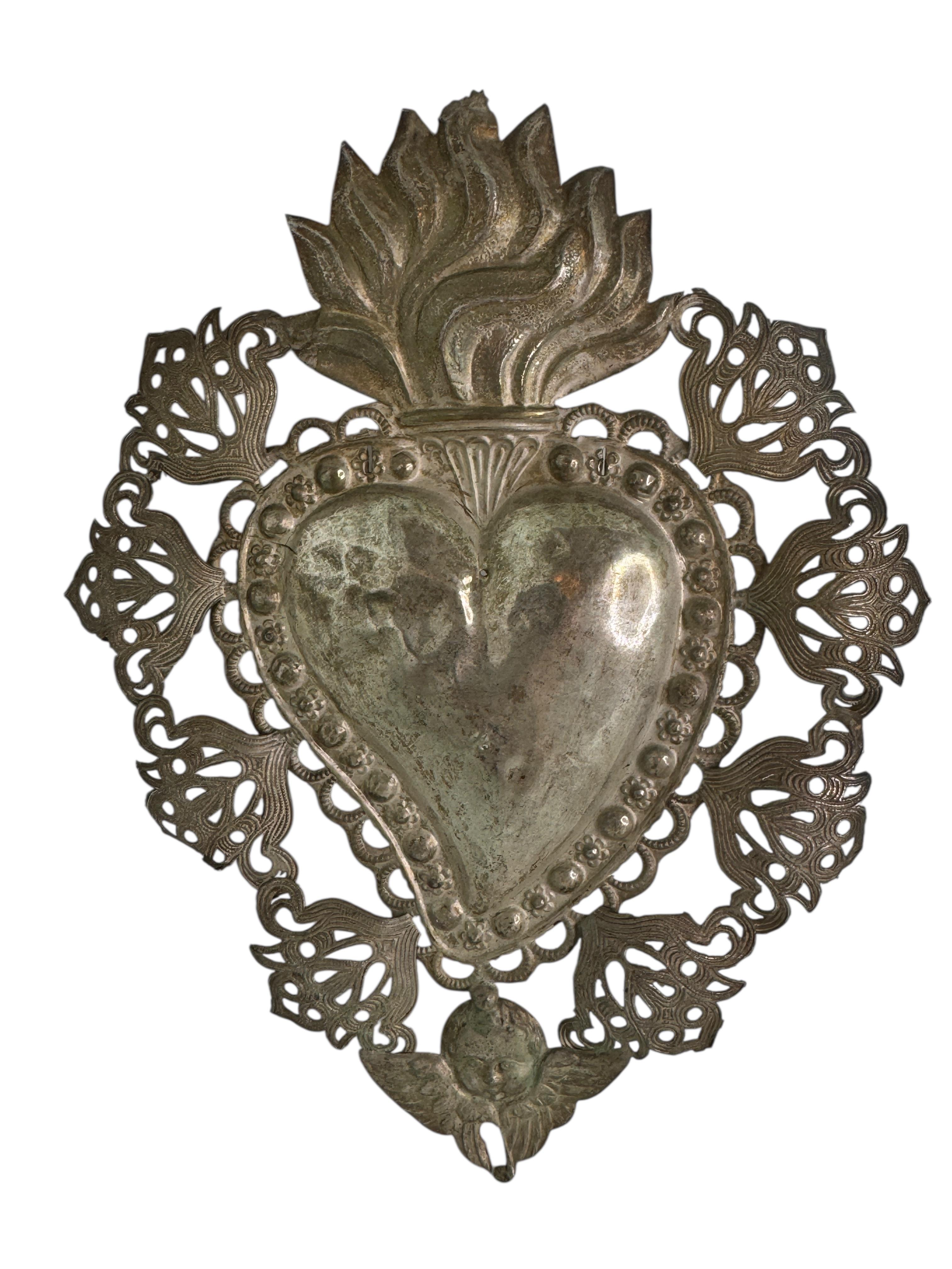 Lote de dos Ex Voto de Plata del Sagrado Corazón con Ángel Querubín, Antiguo Europeo 1900s Art Nouveau en venta