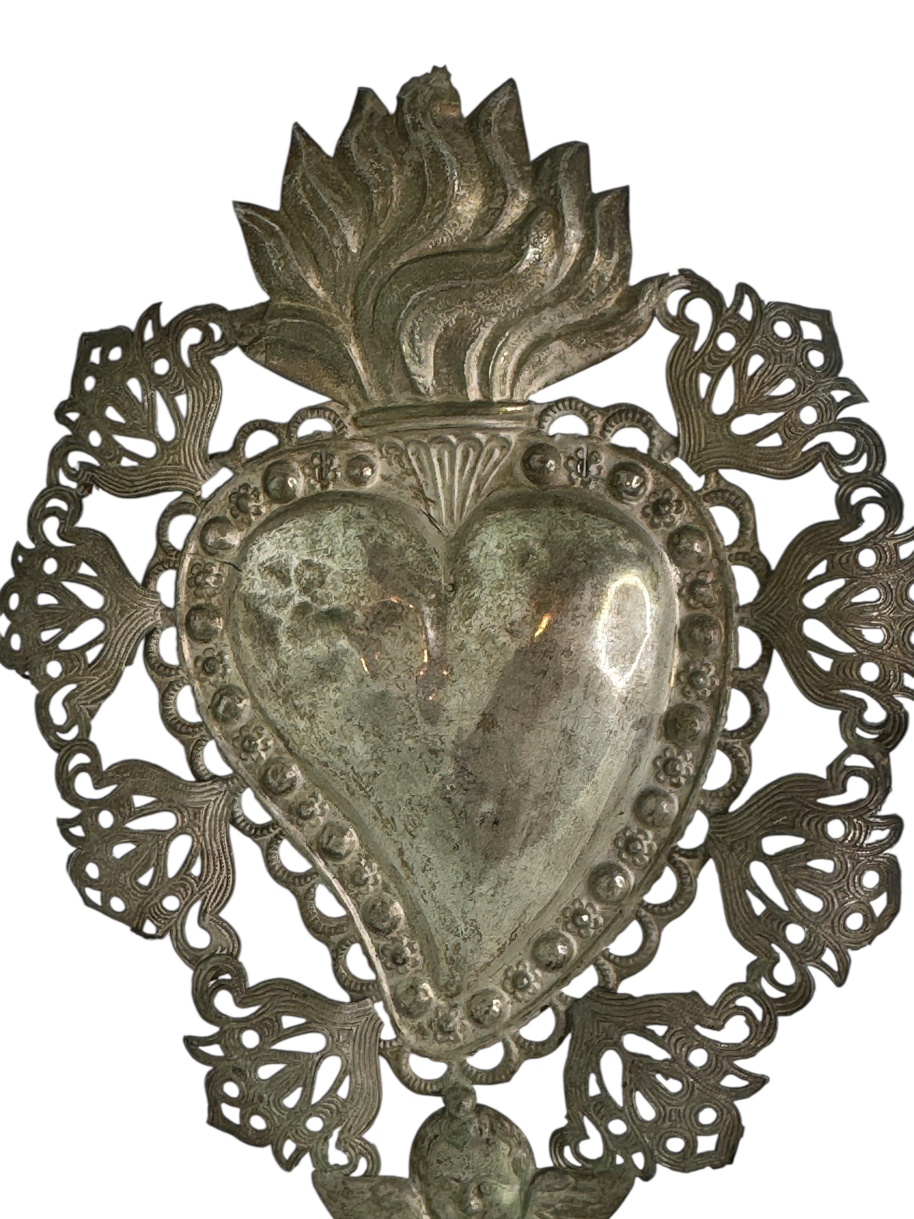 Lote de dos Ex Voto de Plata del Sagrado Corazón con Ángel Querubín, Antiguo Europeo 1900s Plateado en venta