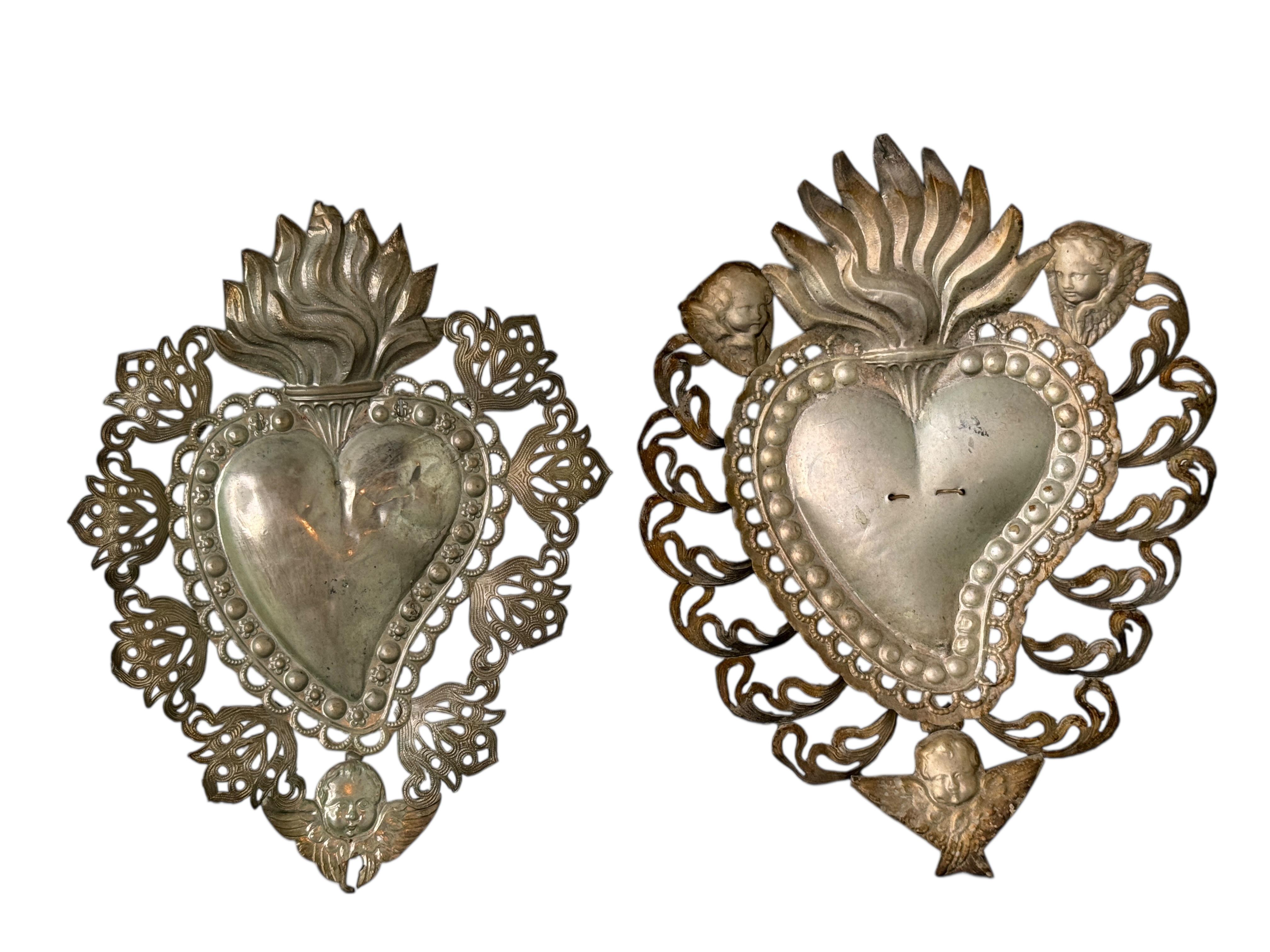 Lote de dos Ex Voto de Plata del Sagrado Corazón con Ángel Querubín, Antiguo Europeo 1900s en venta 1