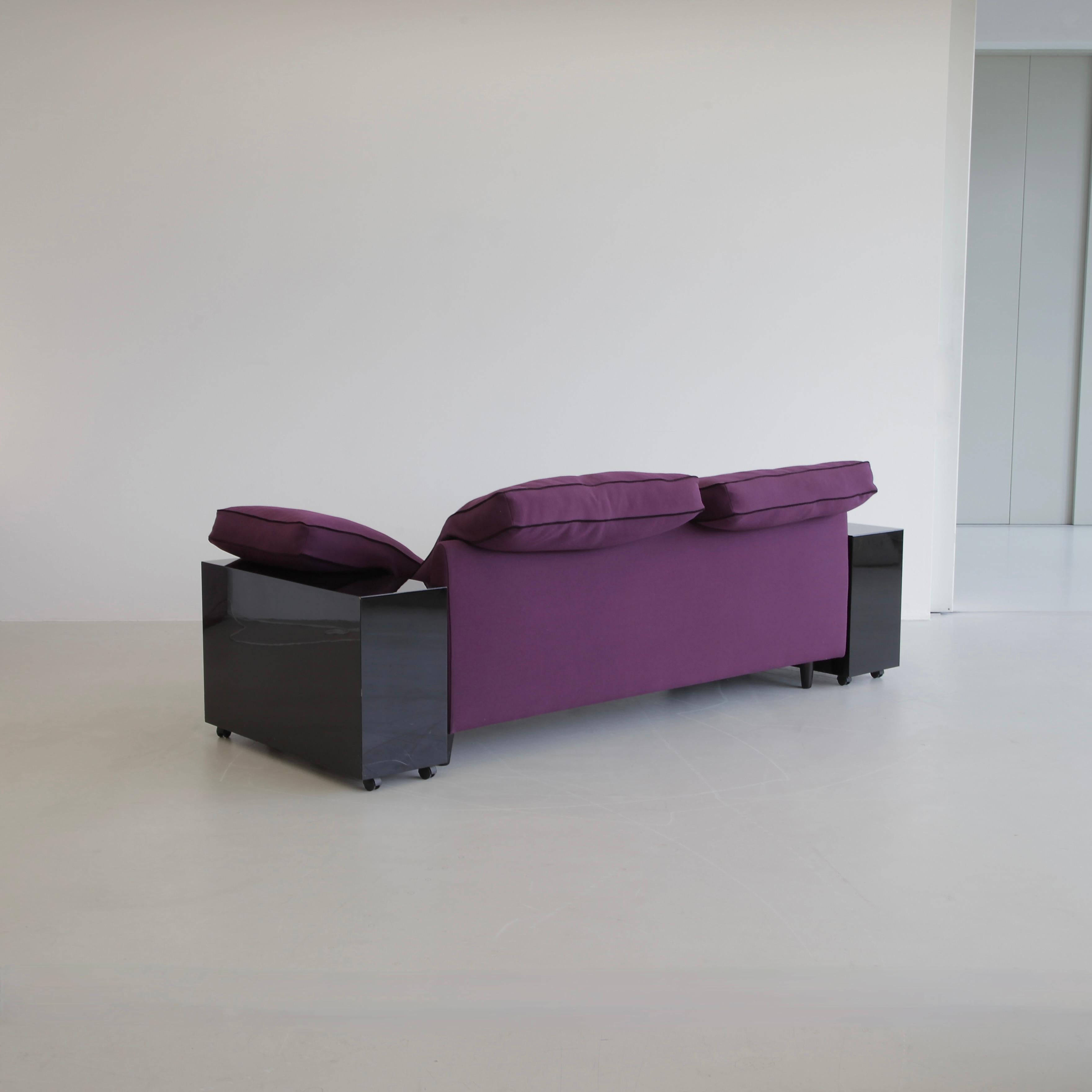 LOTA-Sofa von Eileen Gray (Lackiert) im Angebot