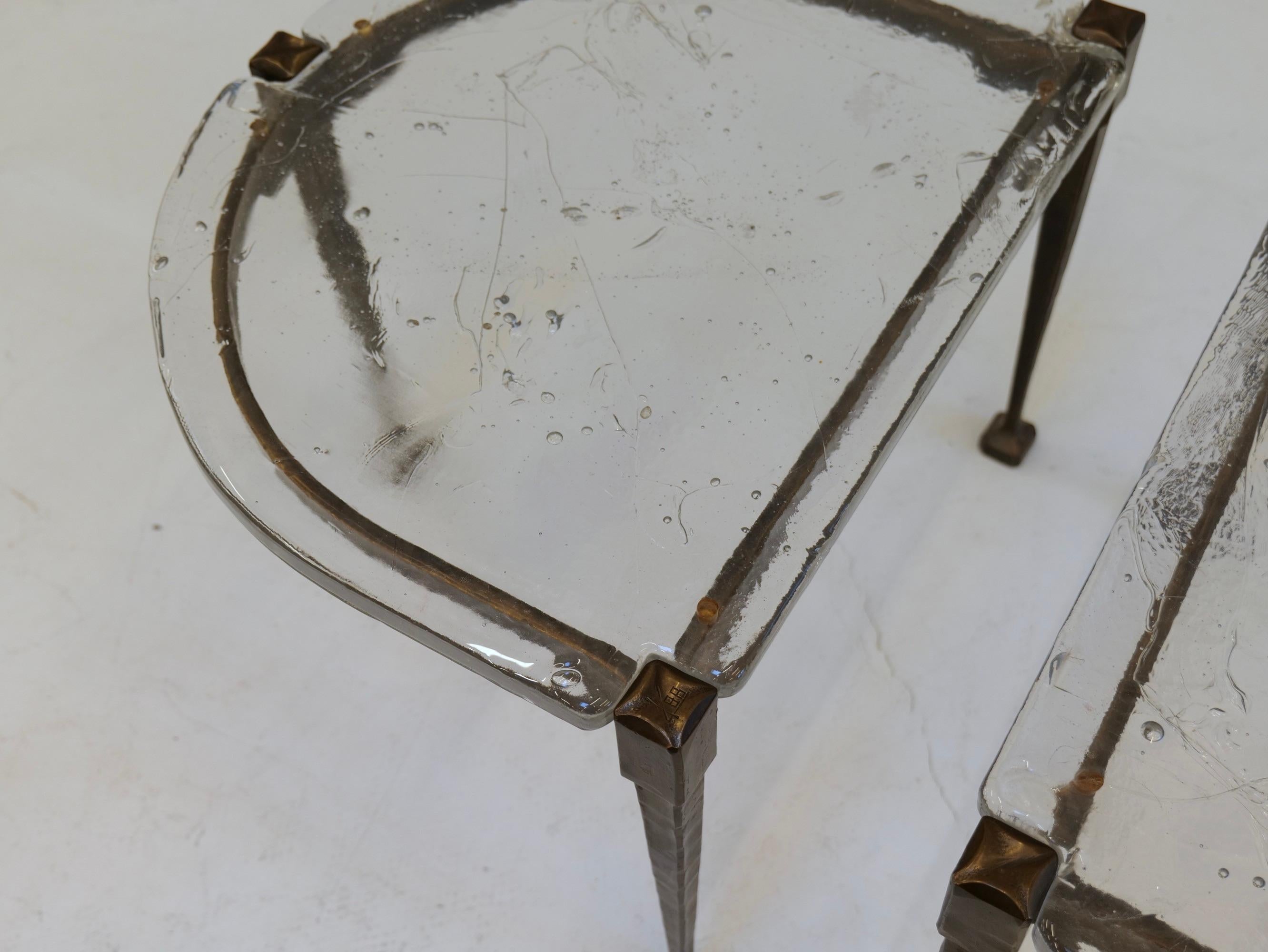 Lothar Klute forged bronze brutalist tables with cast glass - 1980s finales del siglo XX en venta