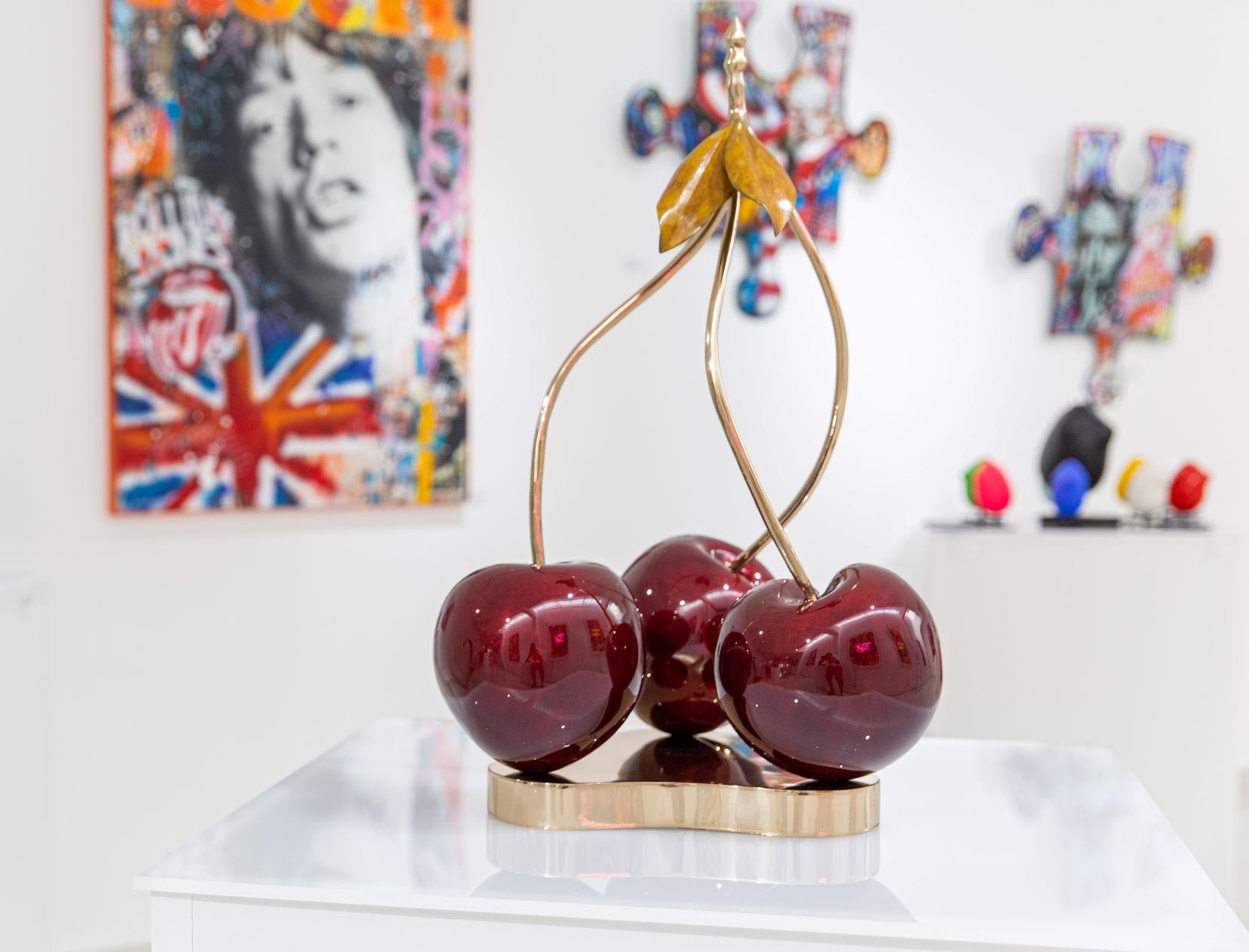 Lothar Vigelandzoon Figurative Sculpture - Love Cherries Tender Triple Serie II - Lost wax bronze, 2021