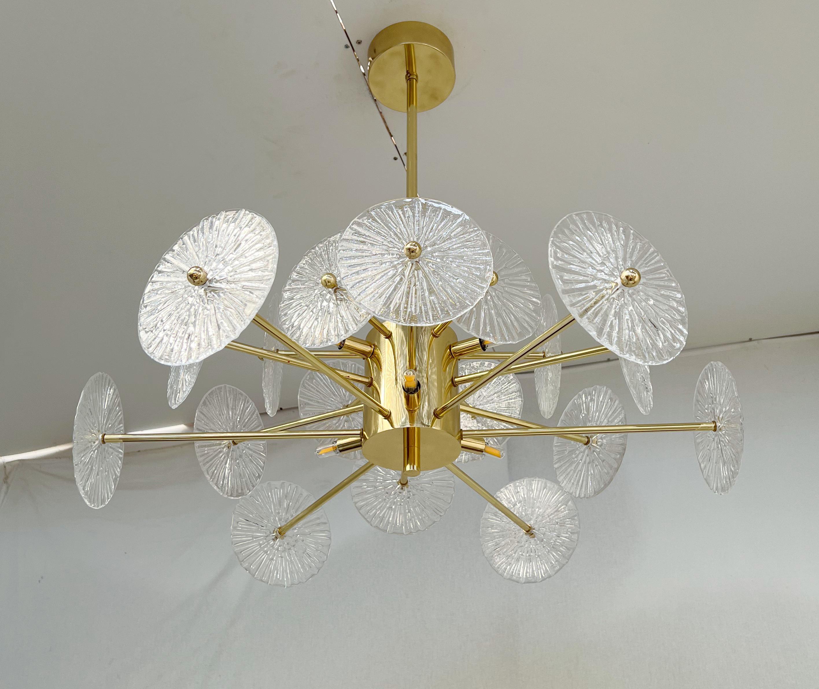 Mid-Century moderno Lampadario Loto Discs di Fabio Ltd in vendita