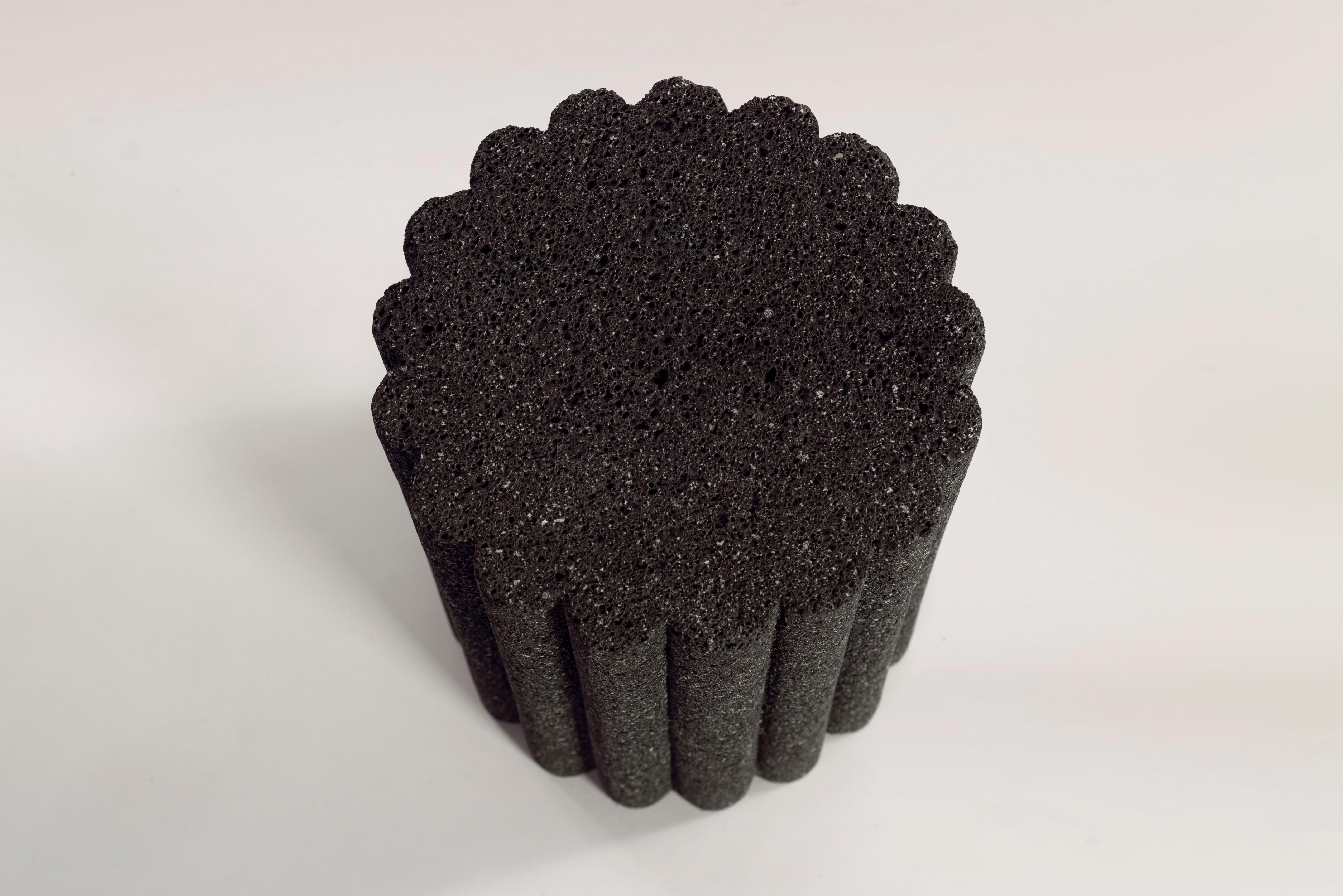 Mexicain Loto Roca Side Short Table, Volcanic Rock en vente