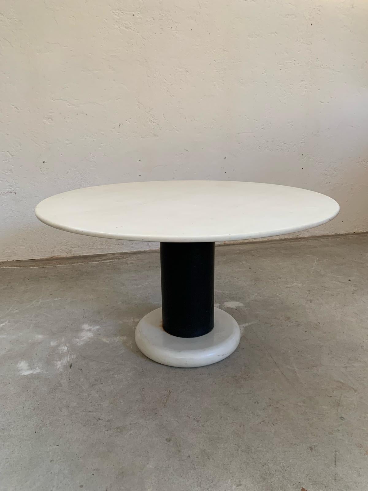 Loto Rosso marble table by Ettore Sottsass for Poltronova, Italy, 1965
Model Loto Rosso table with marble top and base and black lacquered metal frame. Prod. Poltronova, Italy, ca. 1960.
Original in every part the Loto Rosso table designed by Ettore