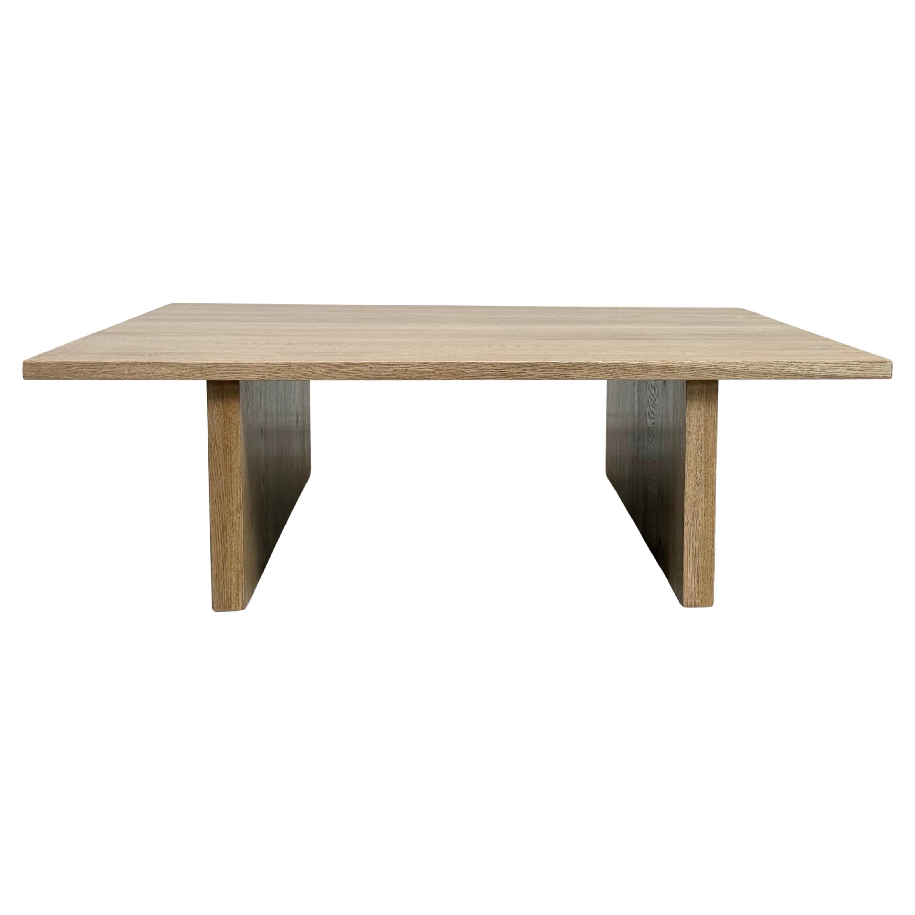 Mesa de centro Lotta de roble aserrado plano, fabricada por encargo por Petersen Antiques en venta