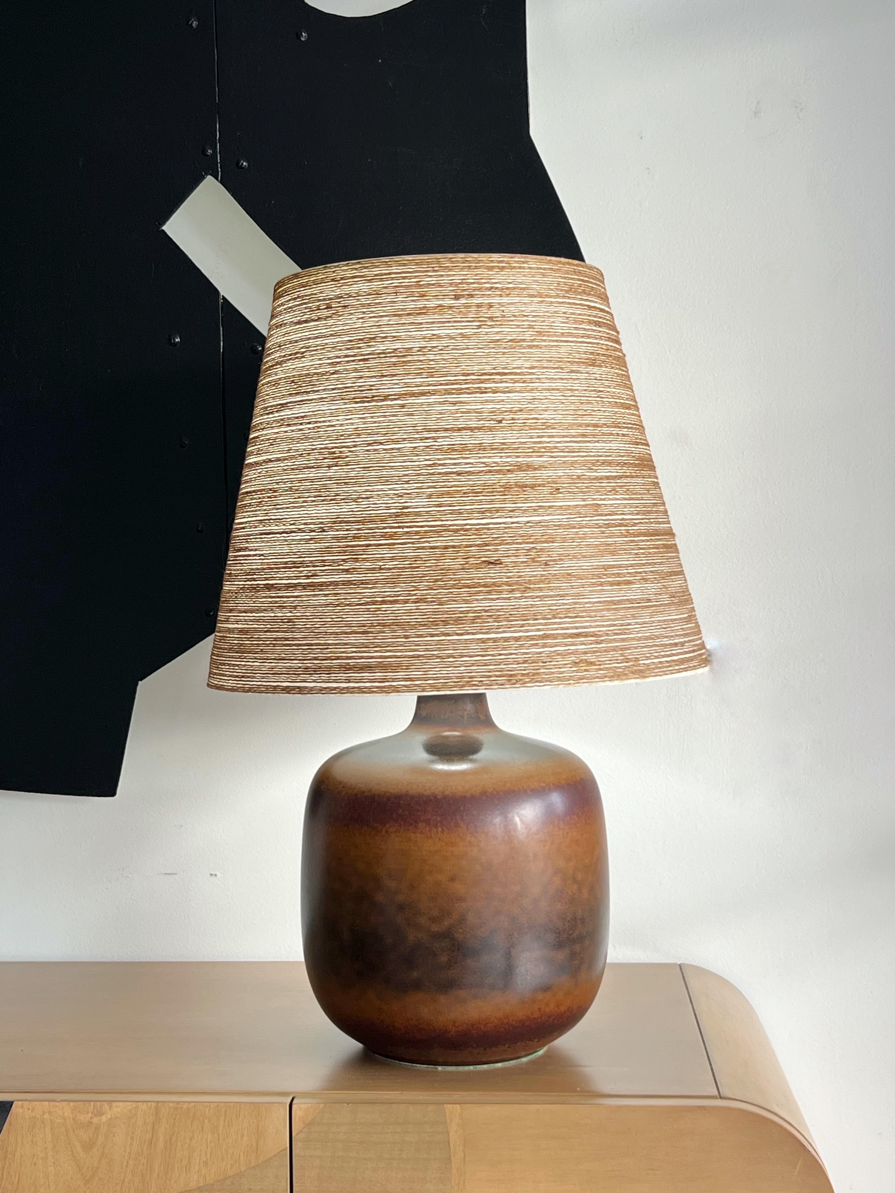 Lotte and Gunnar Bostlund Pair of Mid Century Ceramic Lamps with Original Shades 2