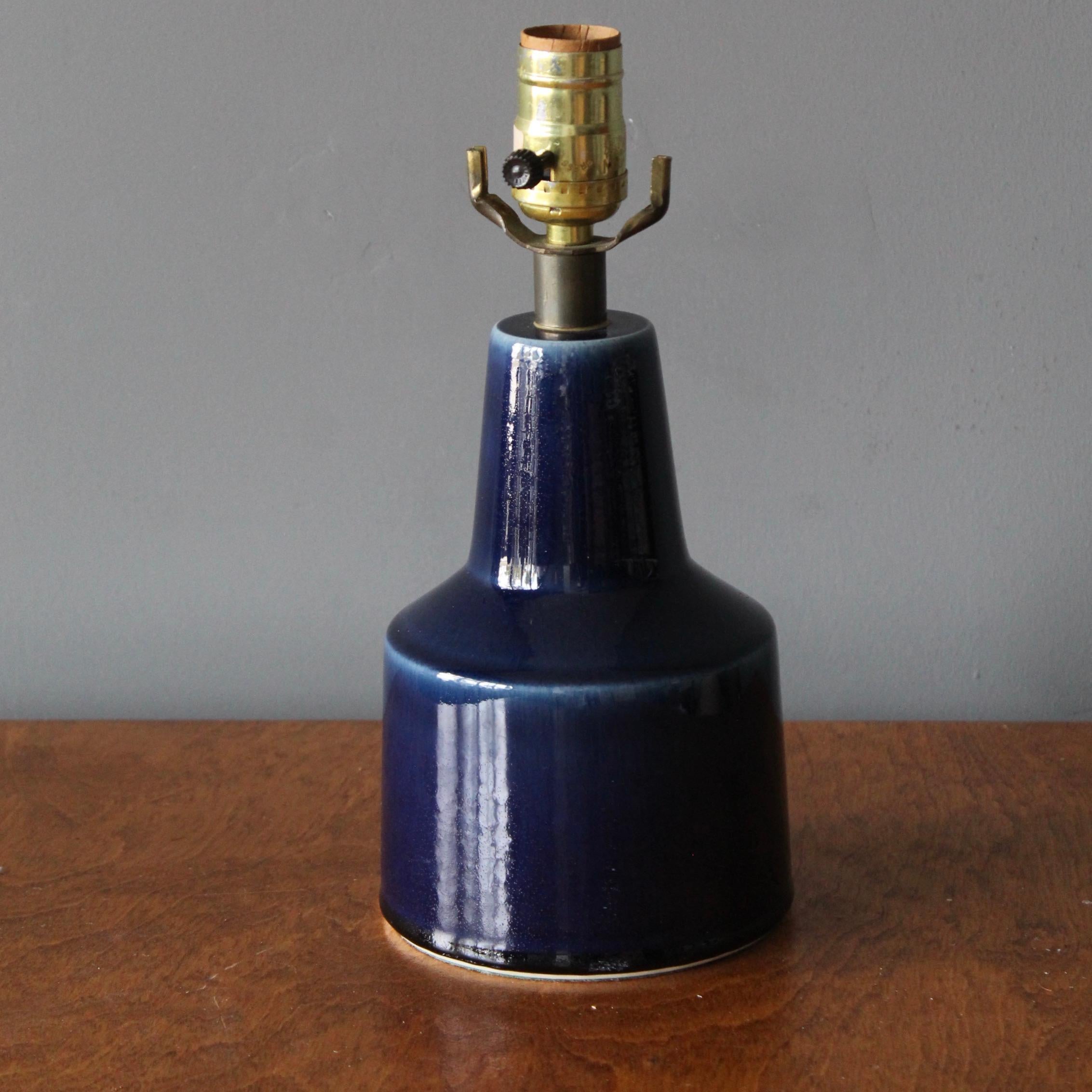 Mid-Century Modern Lotte and Gunnar Bostlund, Table Lamp, Blue Ceramic, Brass, Fabric Canada, 1960s