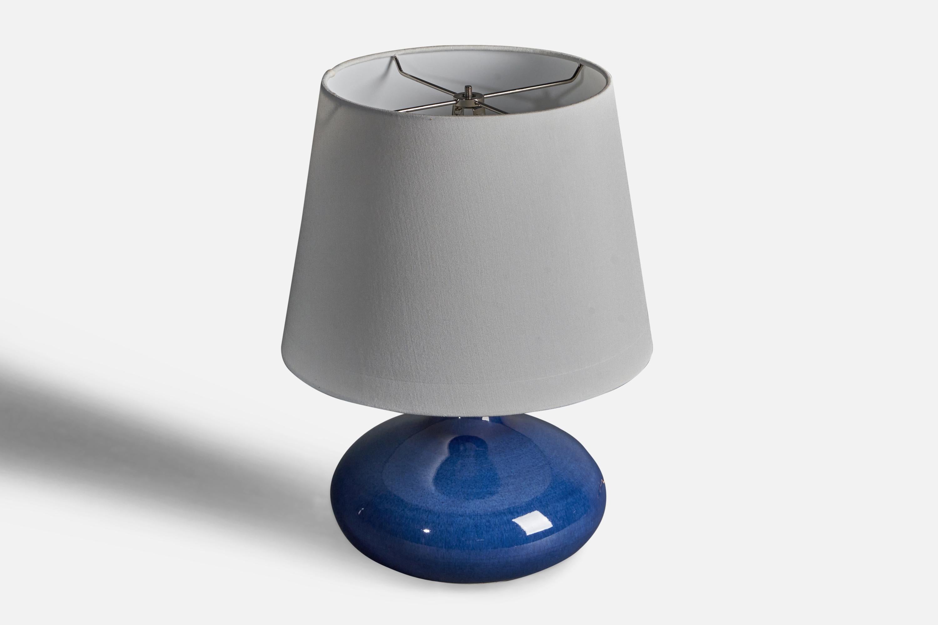 Mid-Century Modern Lotte and Gunnar Bostlund, Table Lamp, Blue Ceramic, Brass, Fabric Canada, 1960s For Sale