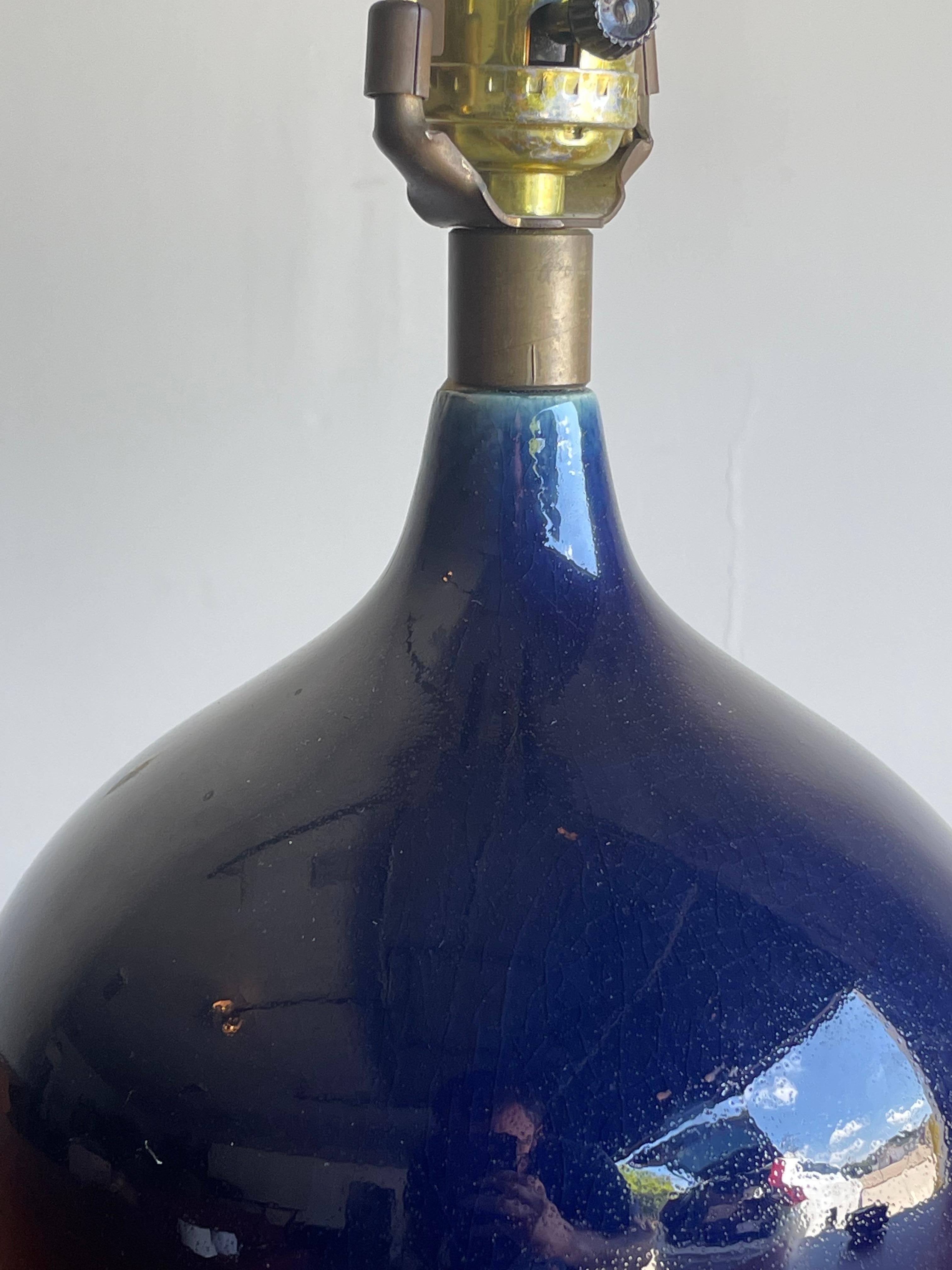 Lotte and Gunnar Bostlund Table Lamp in Royal Blue Ceramic For Sale 1