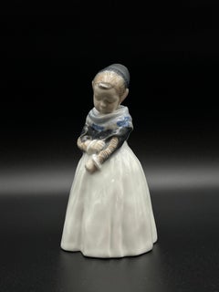 Lotte Benter "Amager girl" - Royal Copenhagen figurine