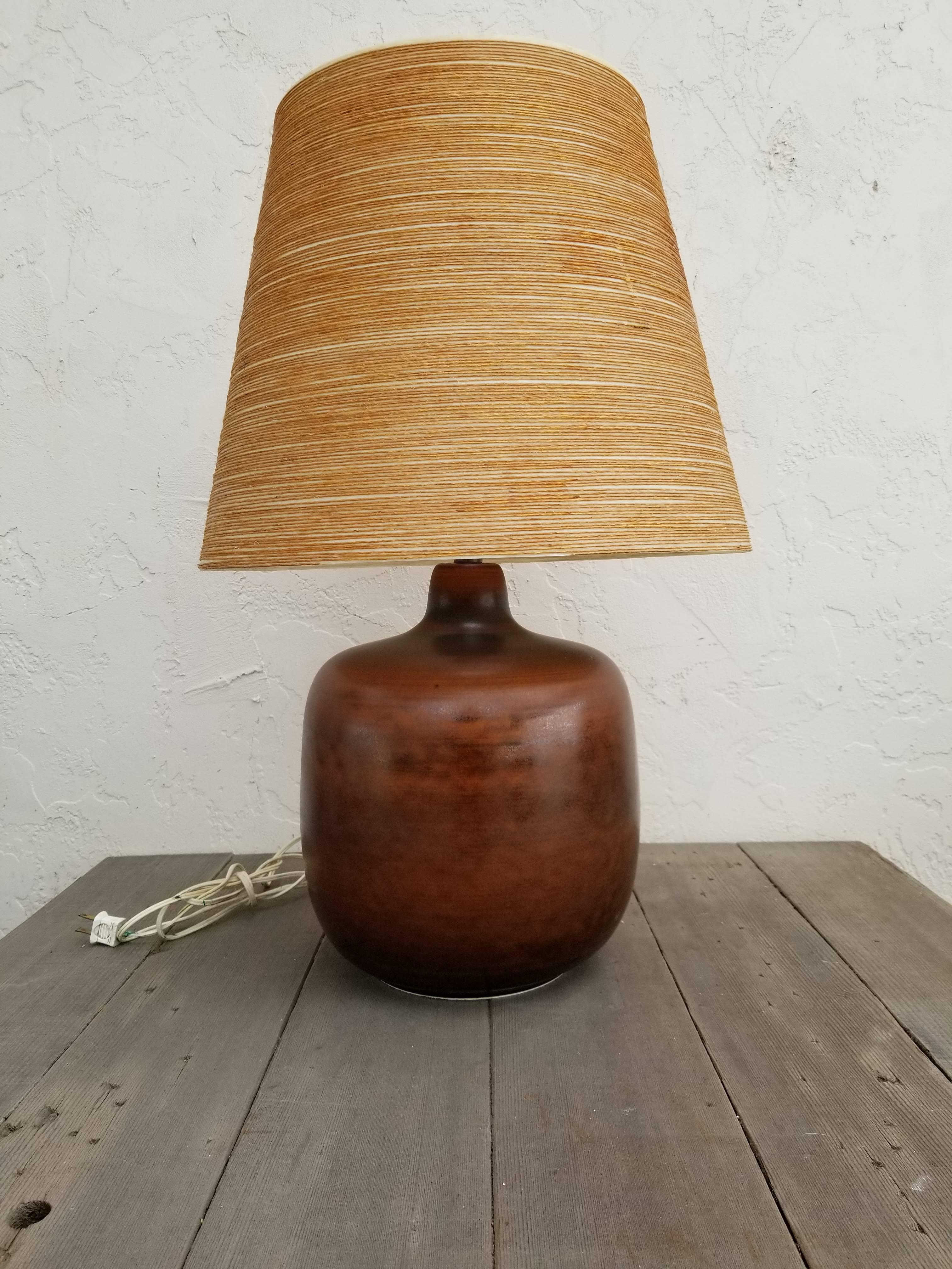 Mid-20th Century Lotte & Gunnar Bostlund Ceramic Lamp with Original Shade, 1960s