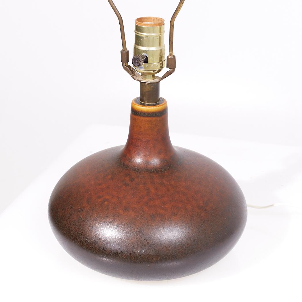 Lotte and Gunnar Bostlund Lampes en céramique du milieu du siècle - Paire en vente 3