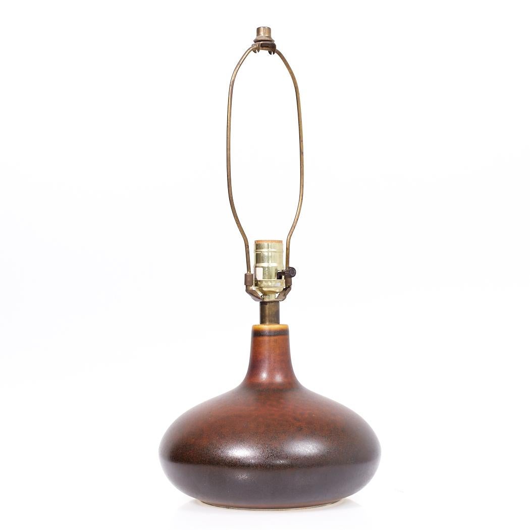 Canadien Lotte and Gunnar Bostlund Lampes en céramique du milieu du siècle - Paire en vente