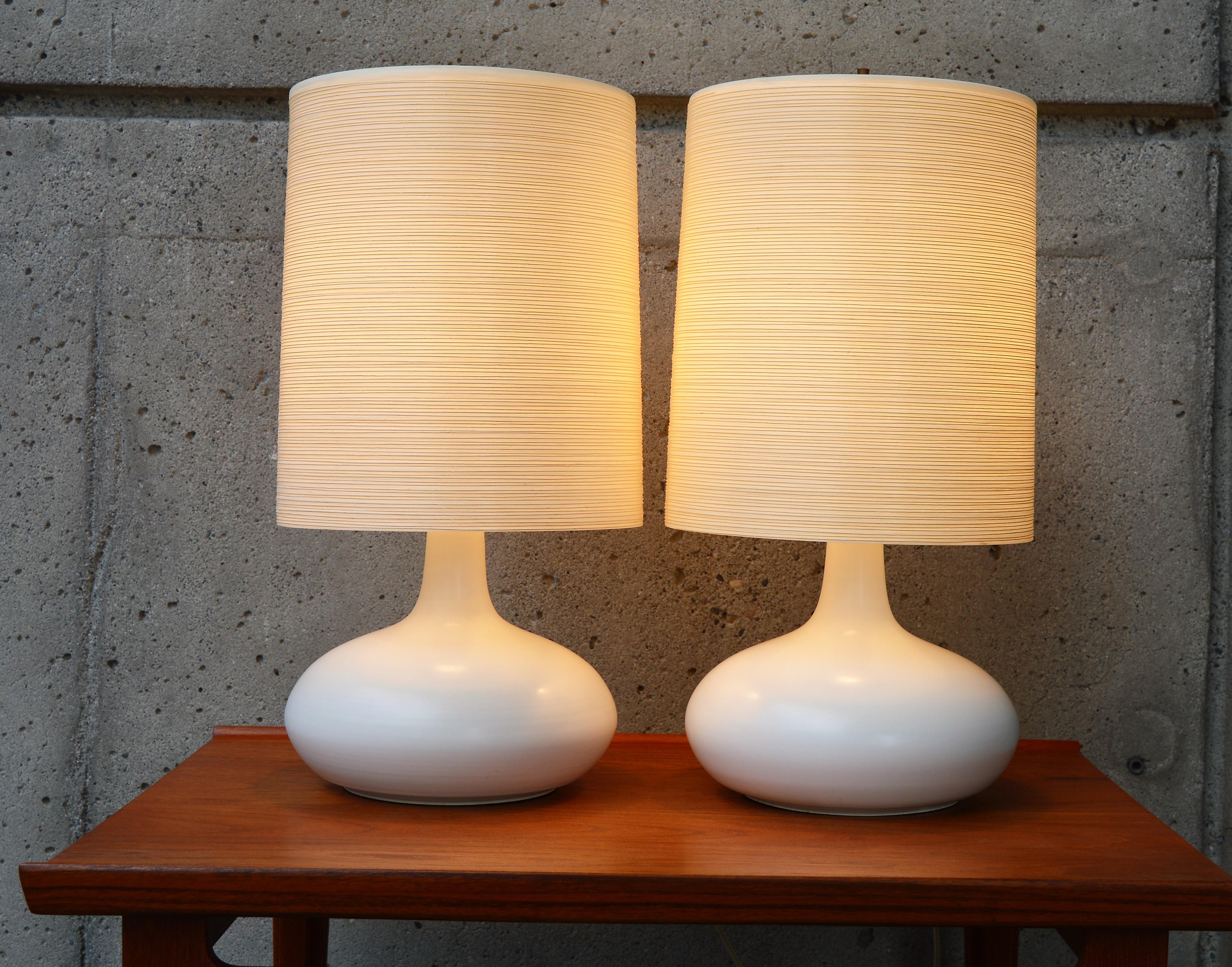 Lotte & Gunnar Bostlund Pair of Cream Ceramic Lamps with Fiberglass Shades 1