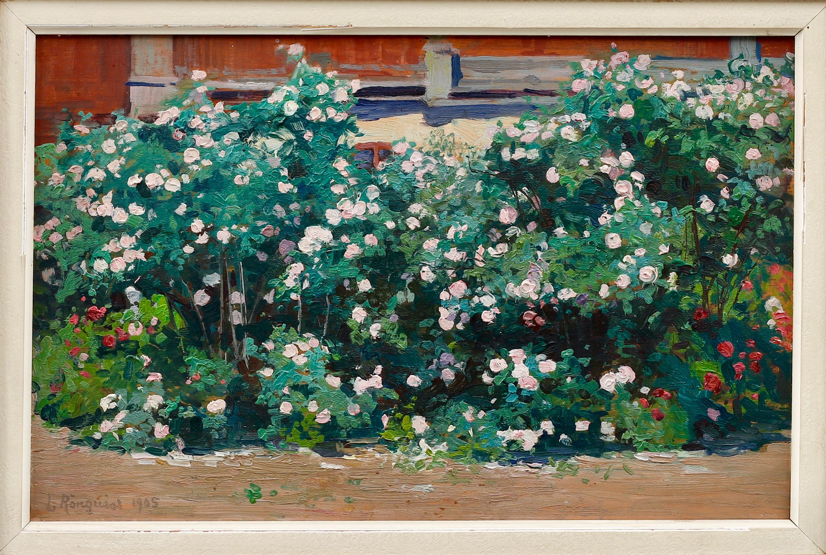 Eine Mauer aus Rosensträuchern vor einem Haus, wunderschön gemalt von Charlotta (Lotten) Sofia Rönquist (1864-1912). Es handelt sich um ein Ölgemälde auf Tafel, signiert L Rönquist und datiert 1905. Die angegebenen Maße sind ohne Rahmen. Lotten