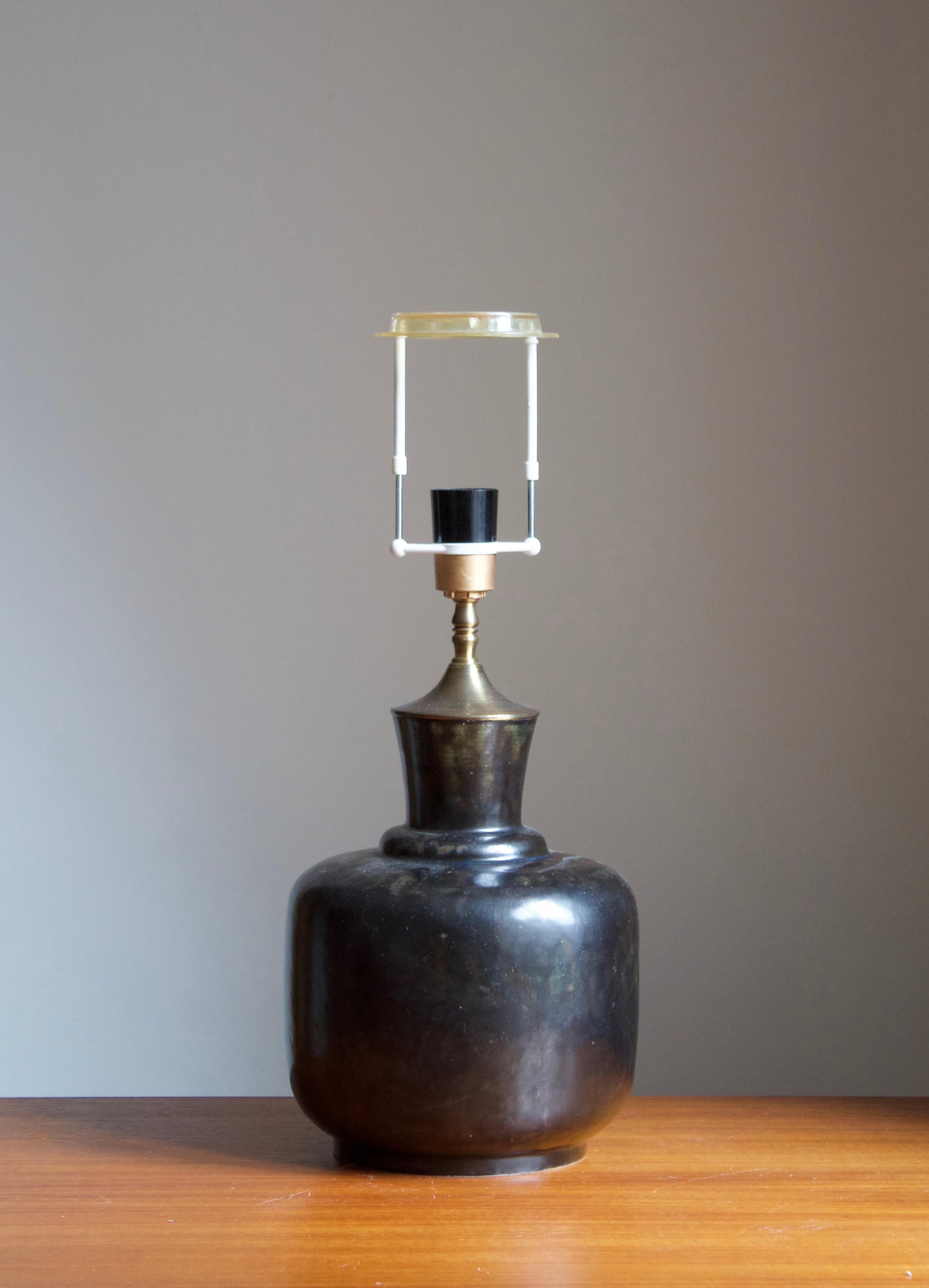 Scandinavian Modern Lottie Lindahl, Sizable Table Lamp, Stoneware, Bing & Grøndal, Denmark, 1940s