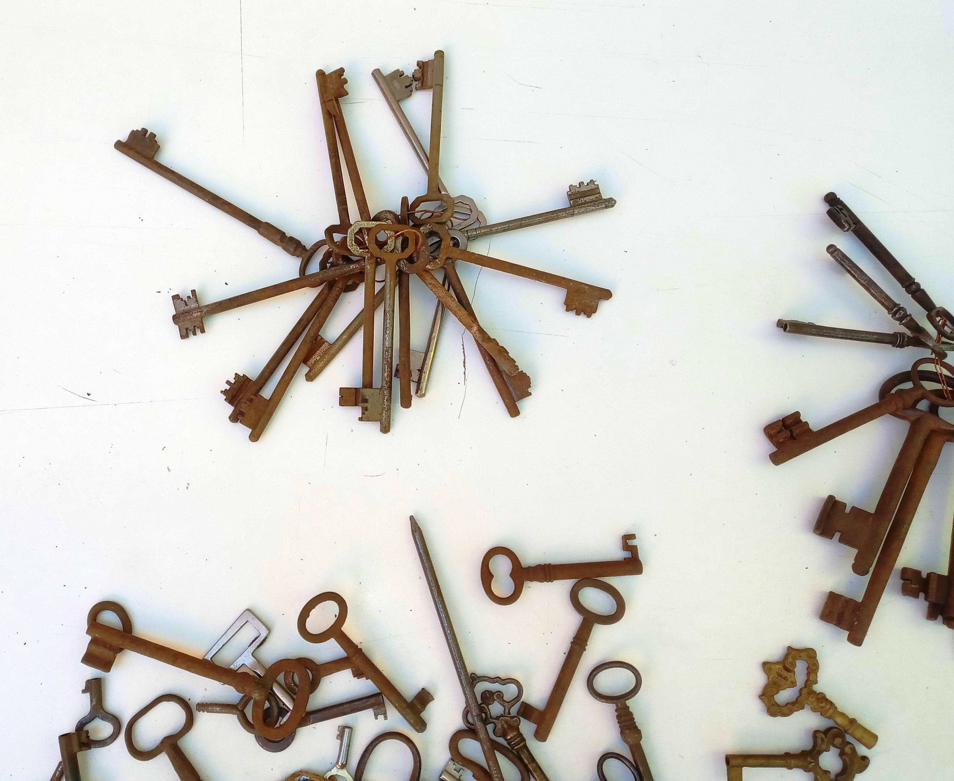 Lotto Composto Da Dieci Diverse Antiche Chiavi In Ferro Forgiato E Traforato H - Foto 8