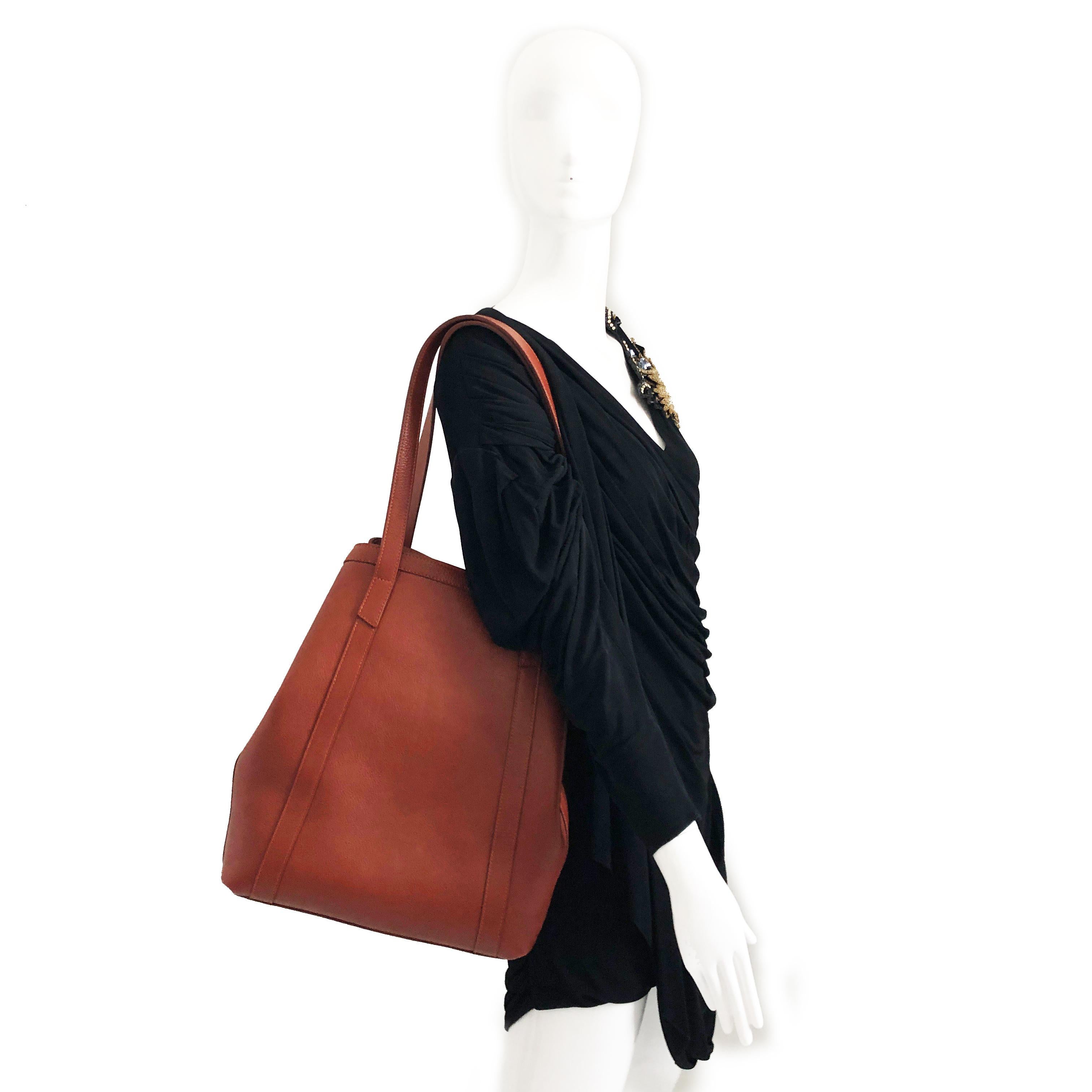 Women's Lotuff Leather Angle Tote Bag Saddle Tan XL Travel Bag 