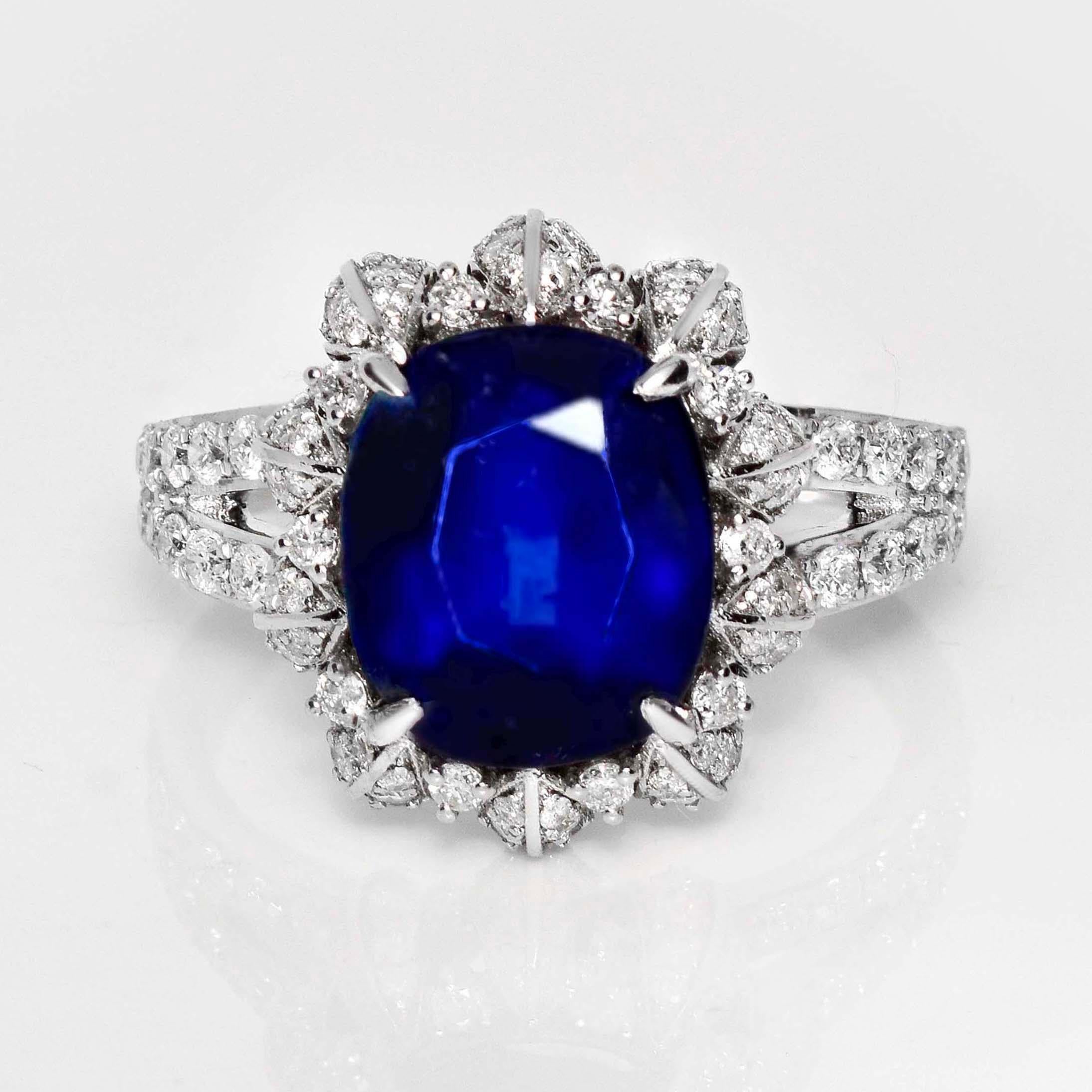 *Lotus 18K 4.55 ct Royal Blue Sapphire Art Deco Engagement Ring*
Lotus-certified natural royal blue sapphire as the center stone weighing 4.55 ct set on the 18 carat white gold halo design and pave' band with natural FG VS diamonds weighing 1.41 ct.